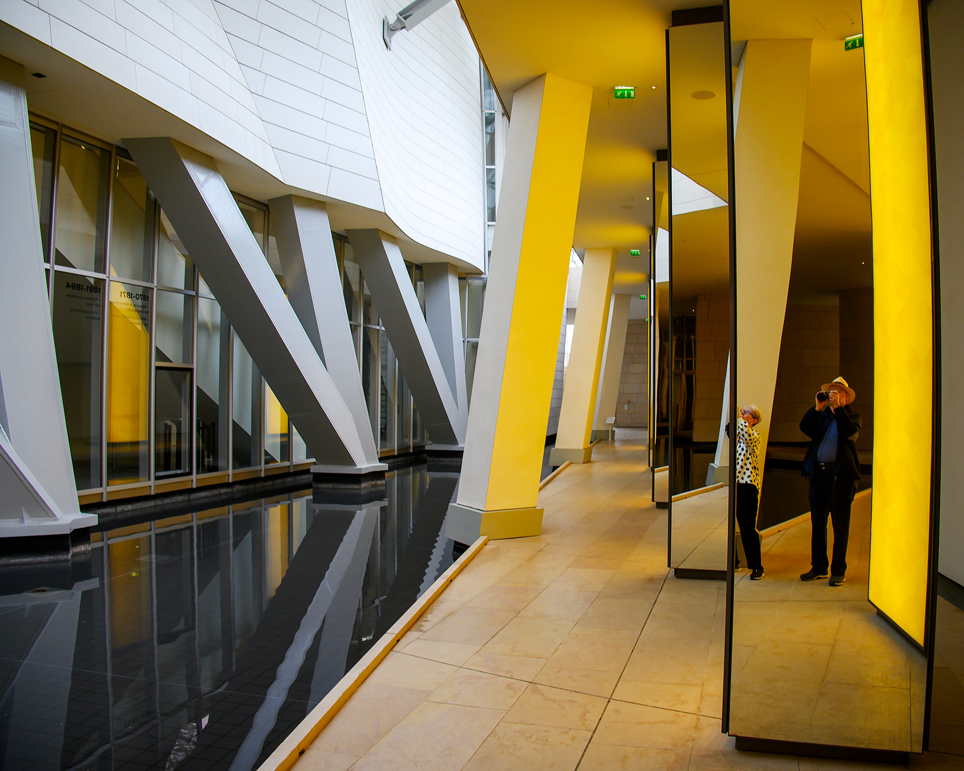 Foundation Louis Vuitton interior #1