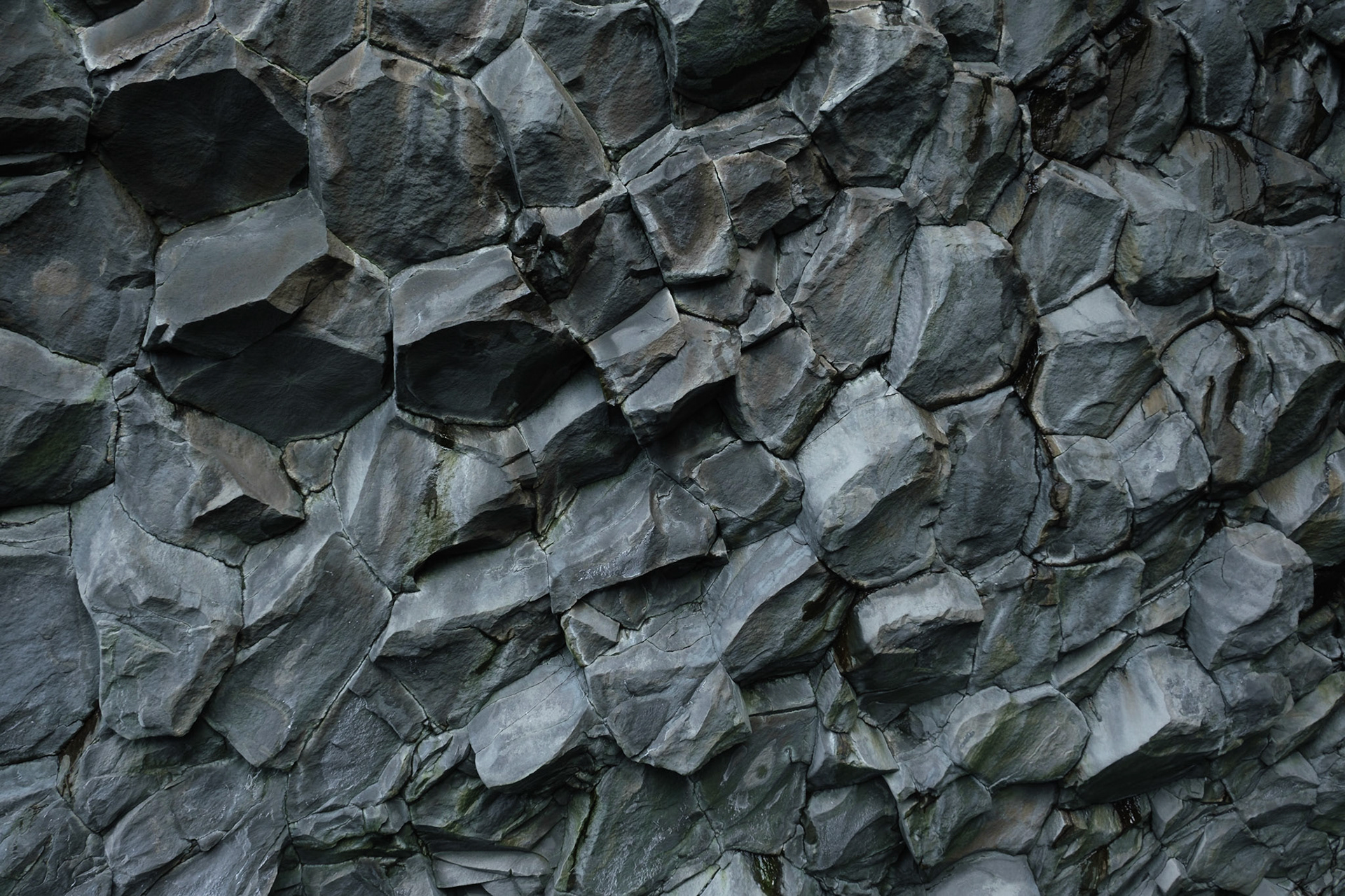 The basalt ceiling of the cave on Reynisfjara Beach.