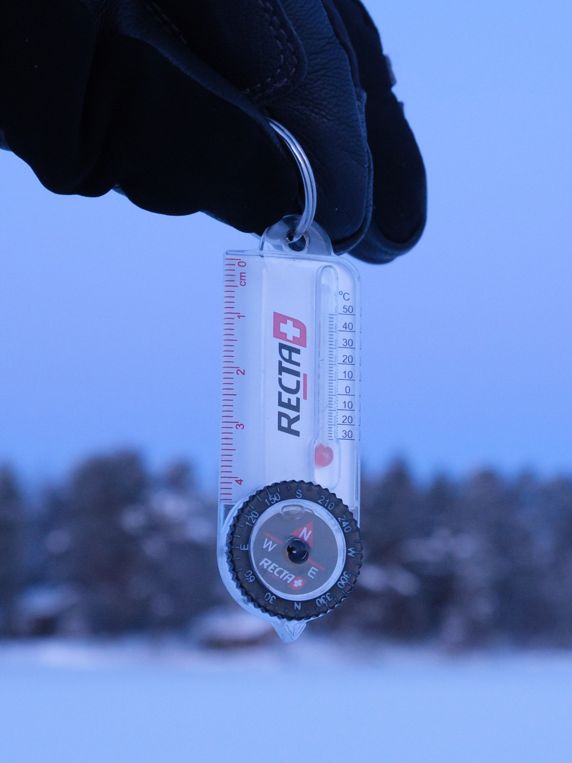 It was a very chilly morning, well below -30 degrees centigrade according to my thermometer, Nellim, Finnish Lapland.