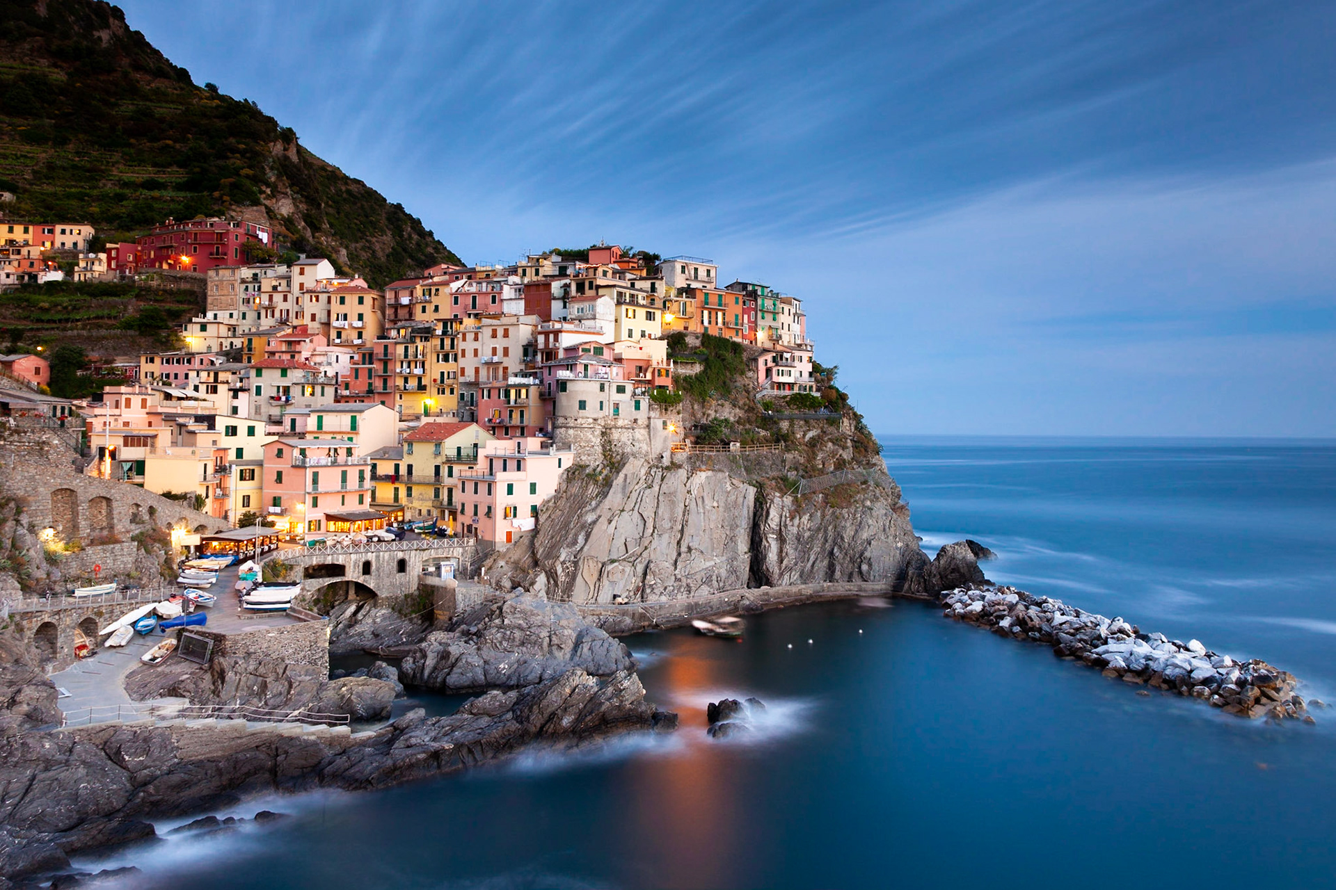 Manarola at dusk, Cinque Terra, Liguria, Italy.