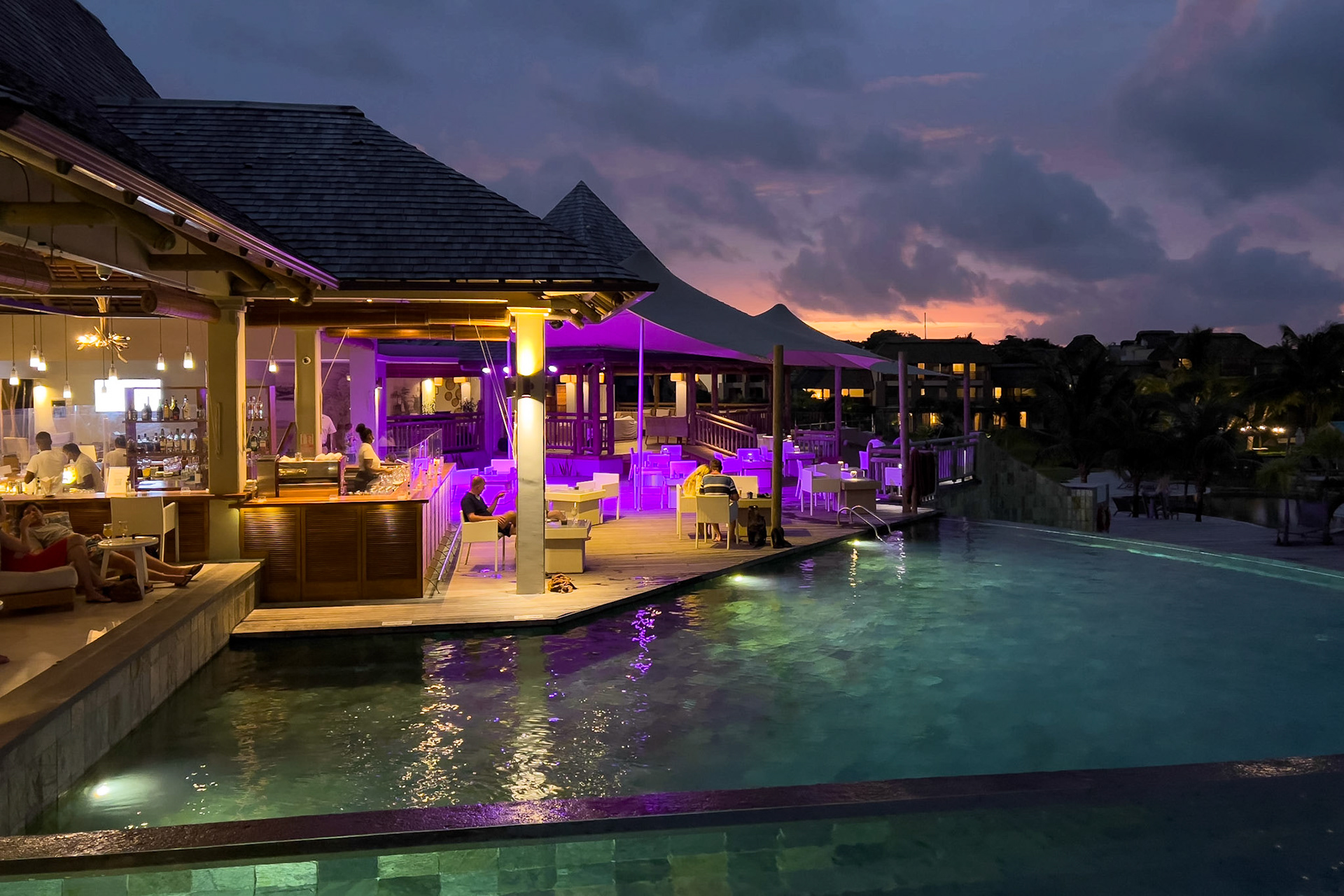 Zilwa bar and pool from the restaurant.