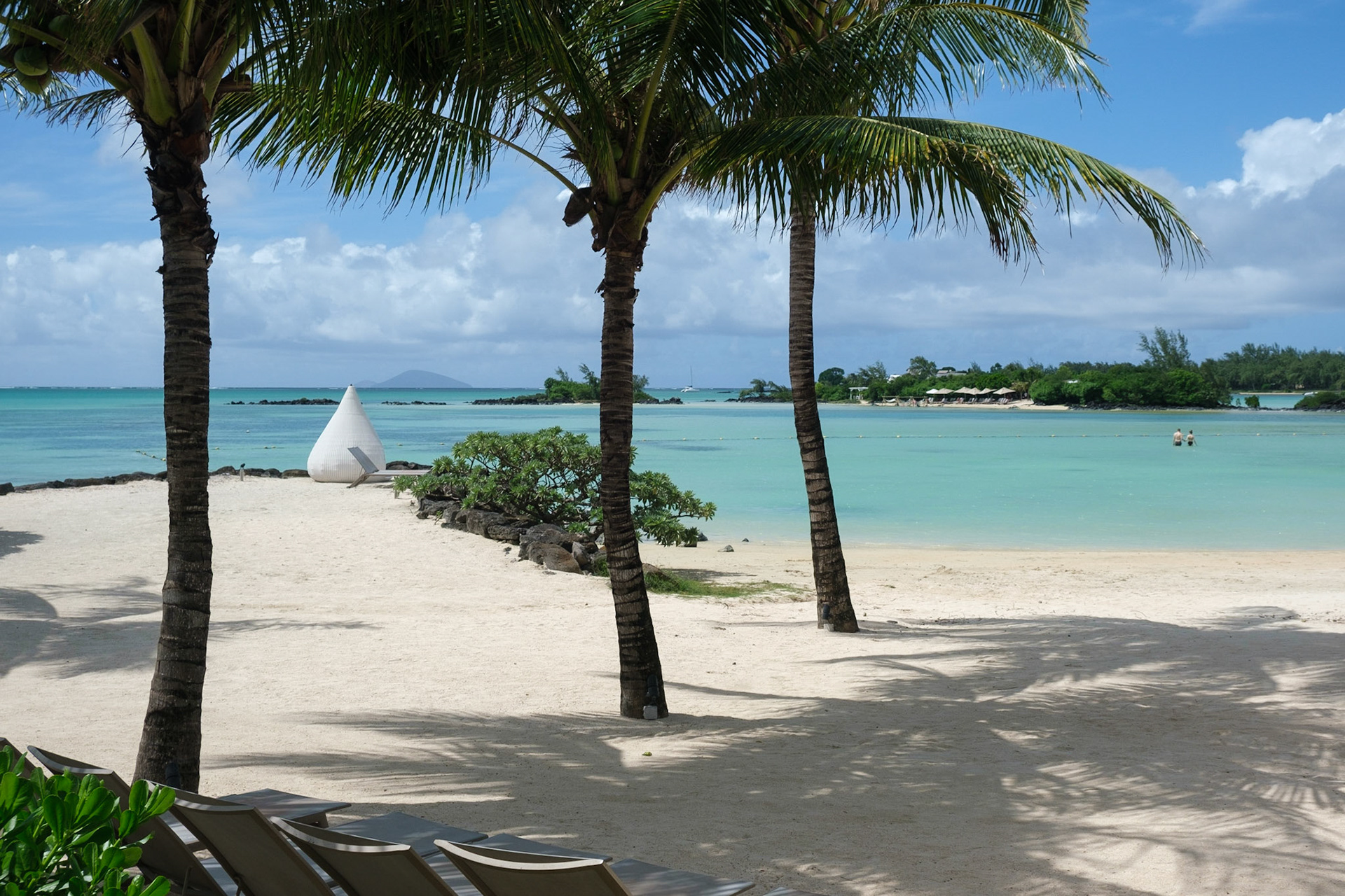 The beach at Zilwa Attitude.