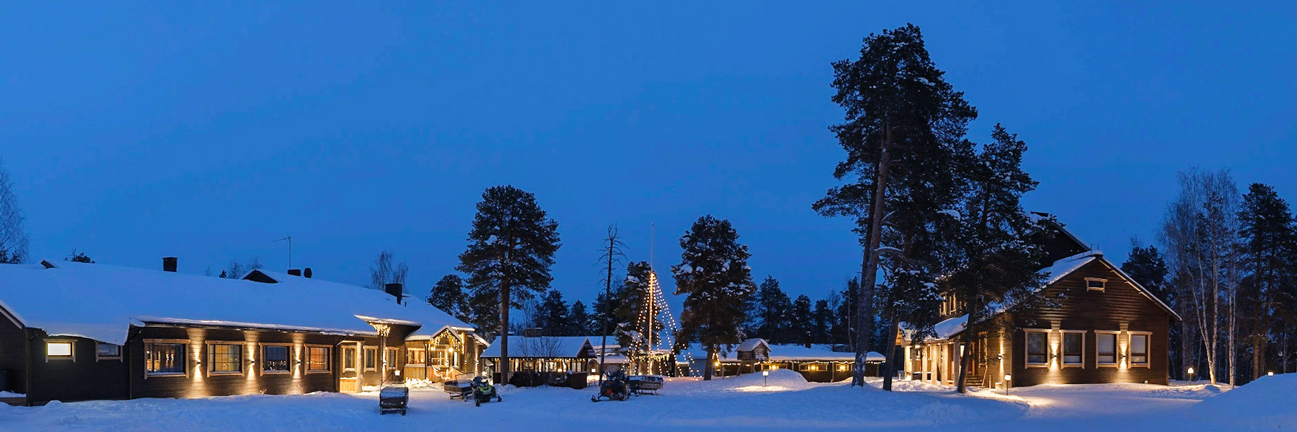 Nellim Wilderness Hotel at dusk, Nellim, Finnish Lapland.