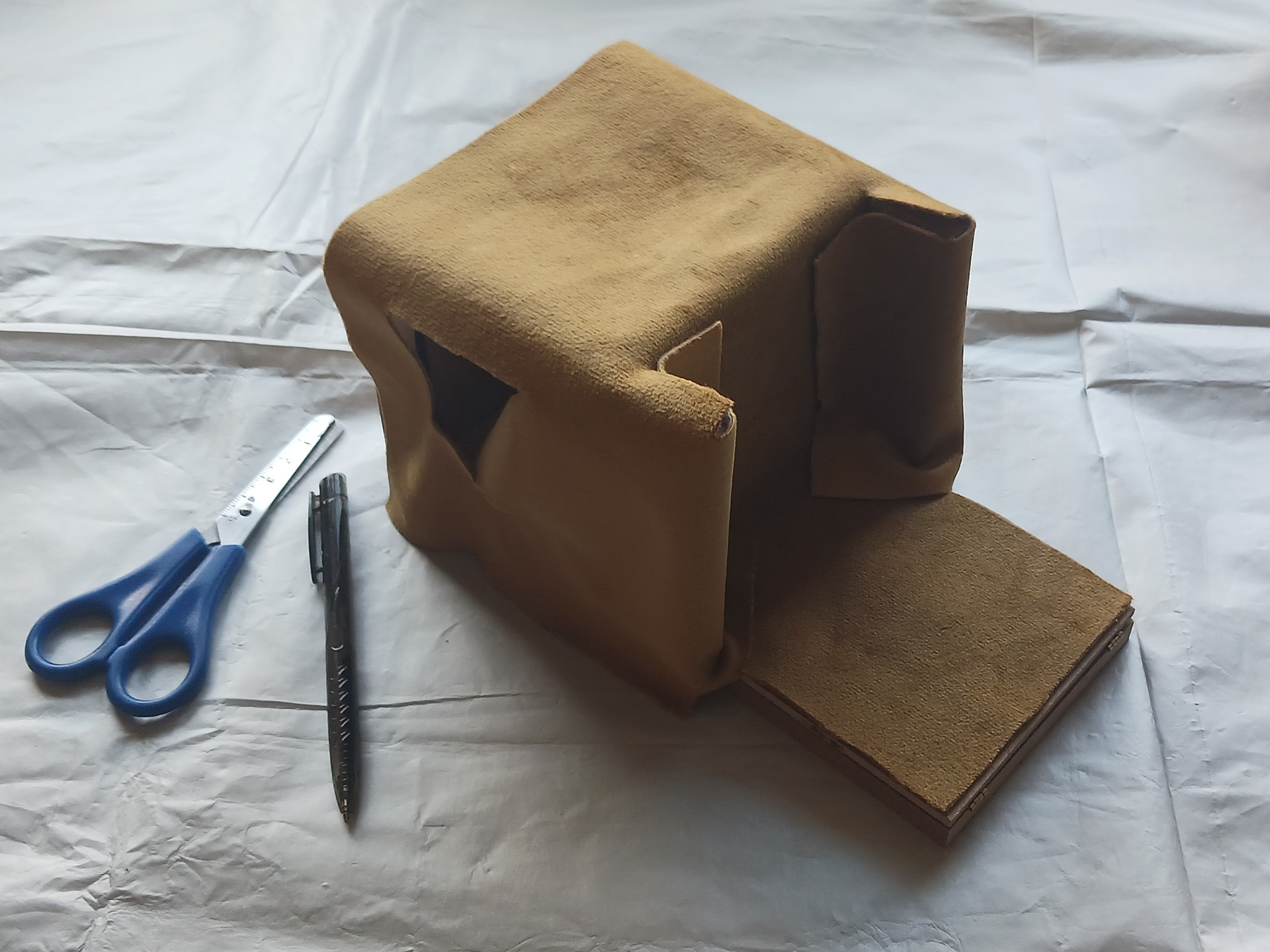 Assembling fabric (very tricky).