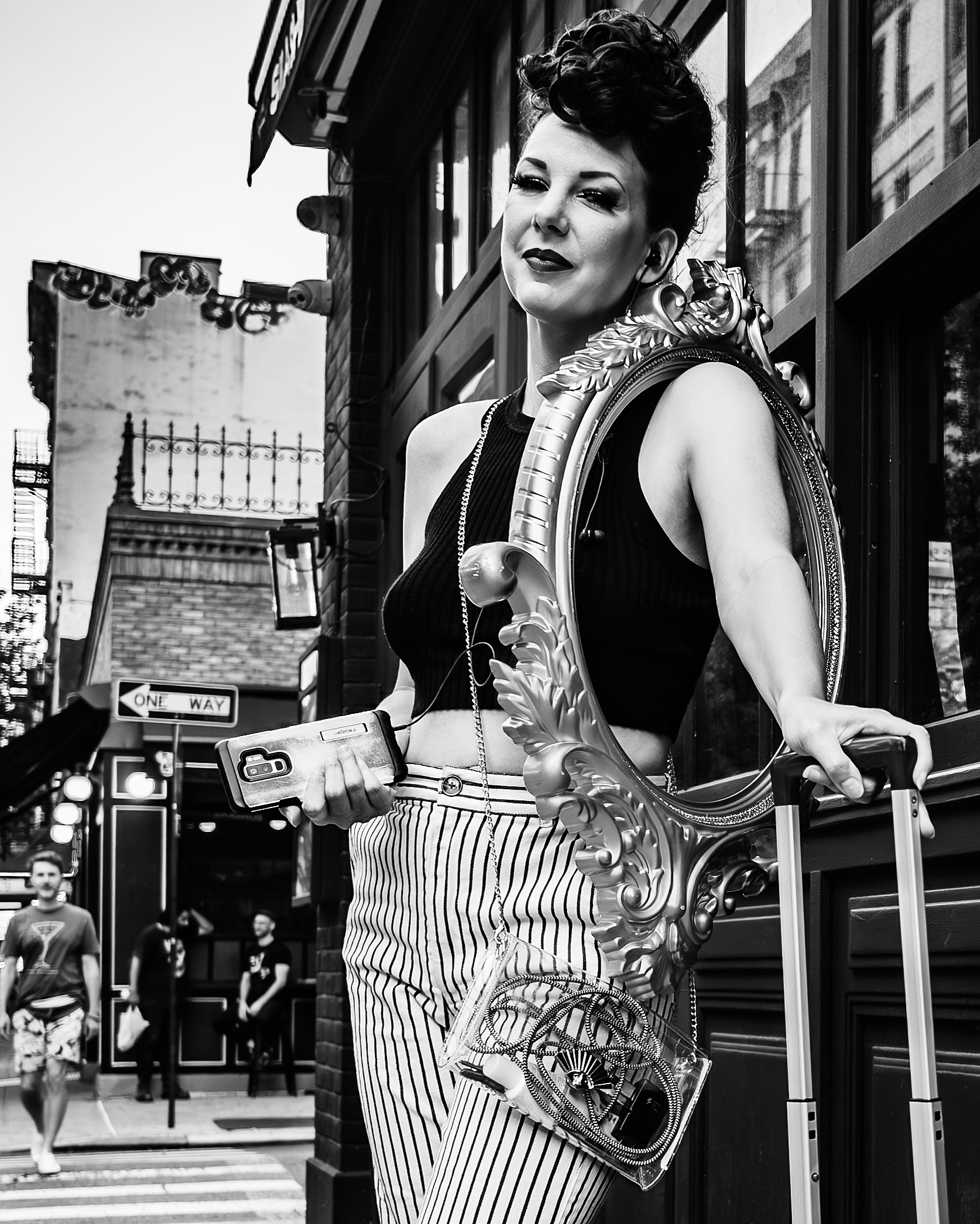  Perse Fanny, burlesque dancer. Before the show.