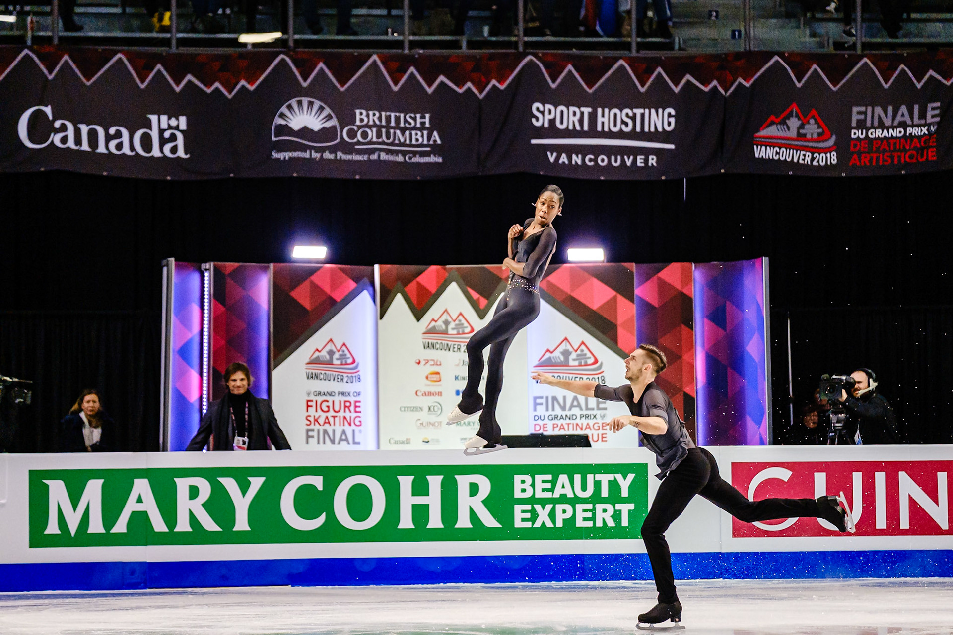 Vancouver, Canada. 8th Dec, 2018. Vanessa JAMES / Morgan CIPRES of France compete in the Pairs Free Skating Program at the ISU Grand Prix of Figure Skating Final on December 8, 2018 in Vancouver, British Columbia, Canada. Credit: Joe Ng/Alamy Live News
