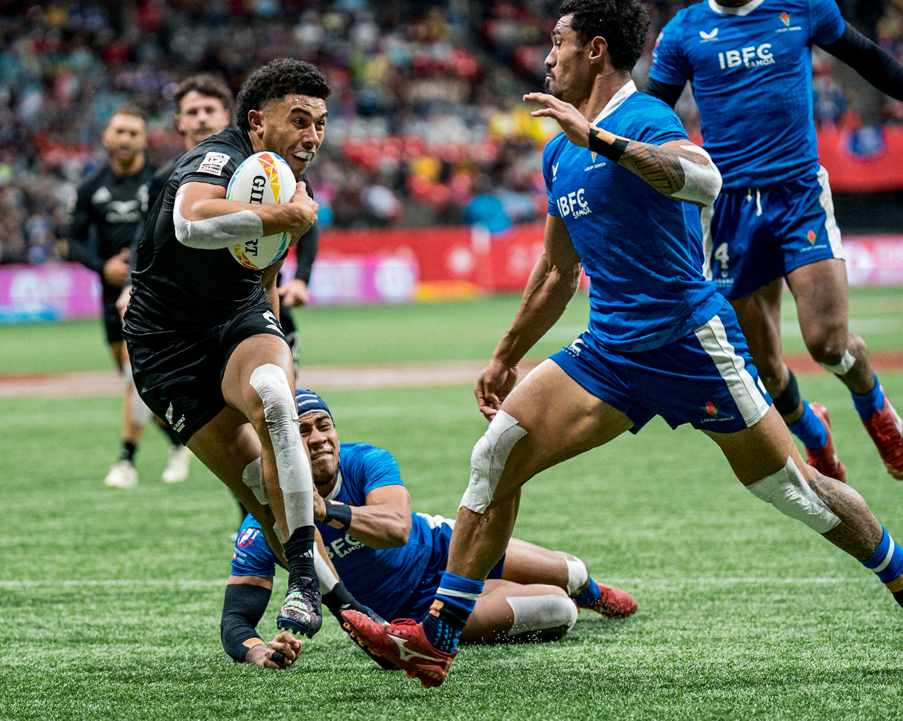 Vancouver, Canada. 4th March, 2023. Ngarohi McGarvey-Black of New Zealand sprints in for a try during HSBC Canada Sevens against Samoa at BC Place. Credit: Joe Ng/Alamy Live News.