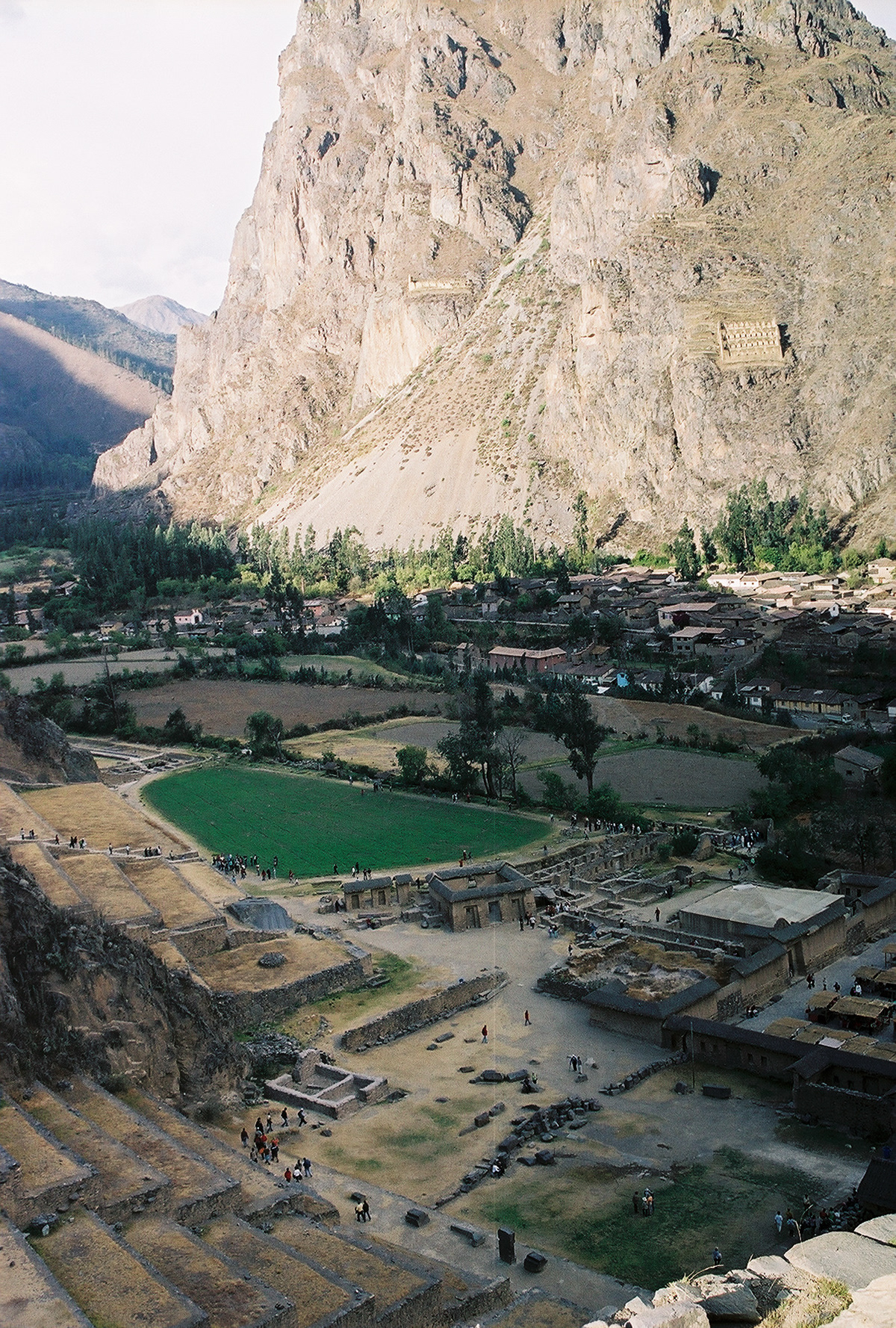 During the Inca expansion in the 1400s, Ollantaytambo was a fortified city, a fortified fortress, and “Tambo” or administrative center.  