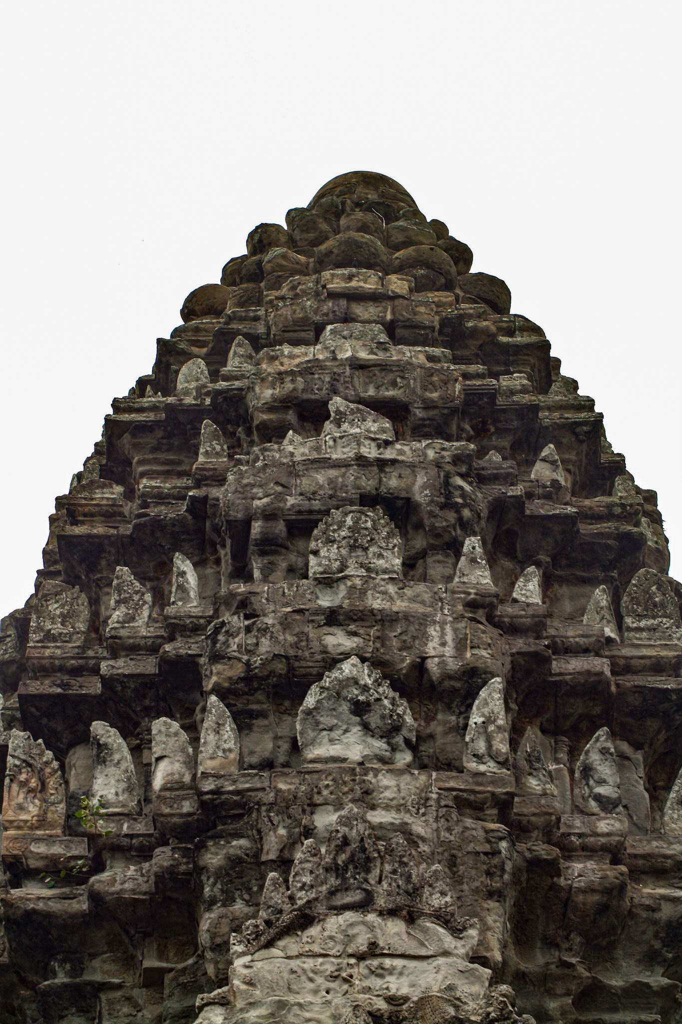 Dome over the central shrine of Angkor Wat 
