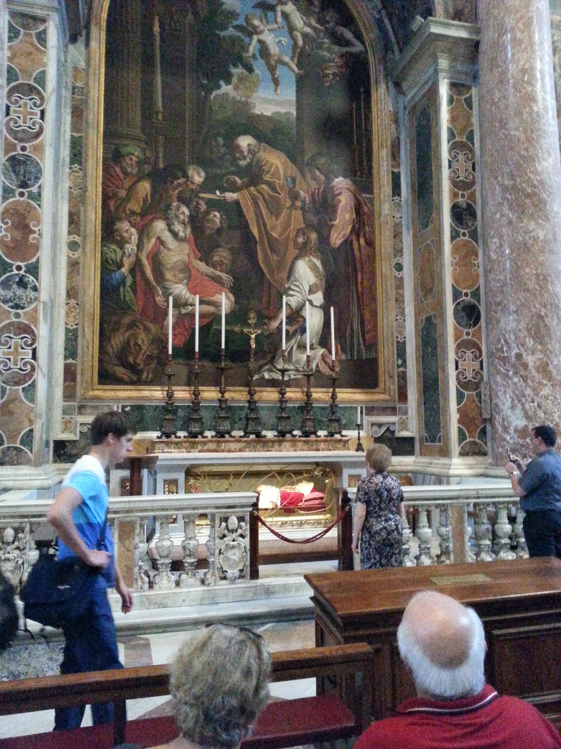 The body of Pope John XXIII in its tomb, St Peters Basilica, Vatican City Rome 