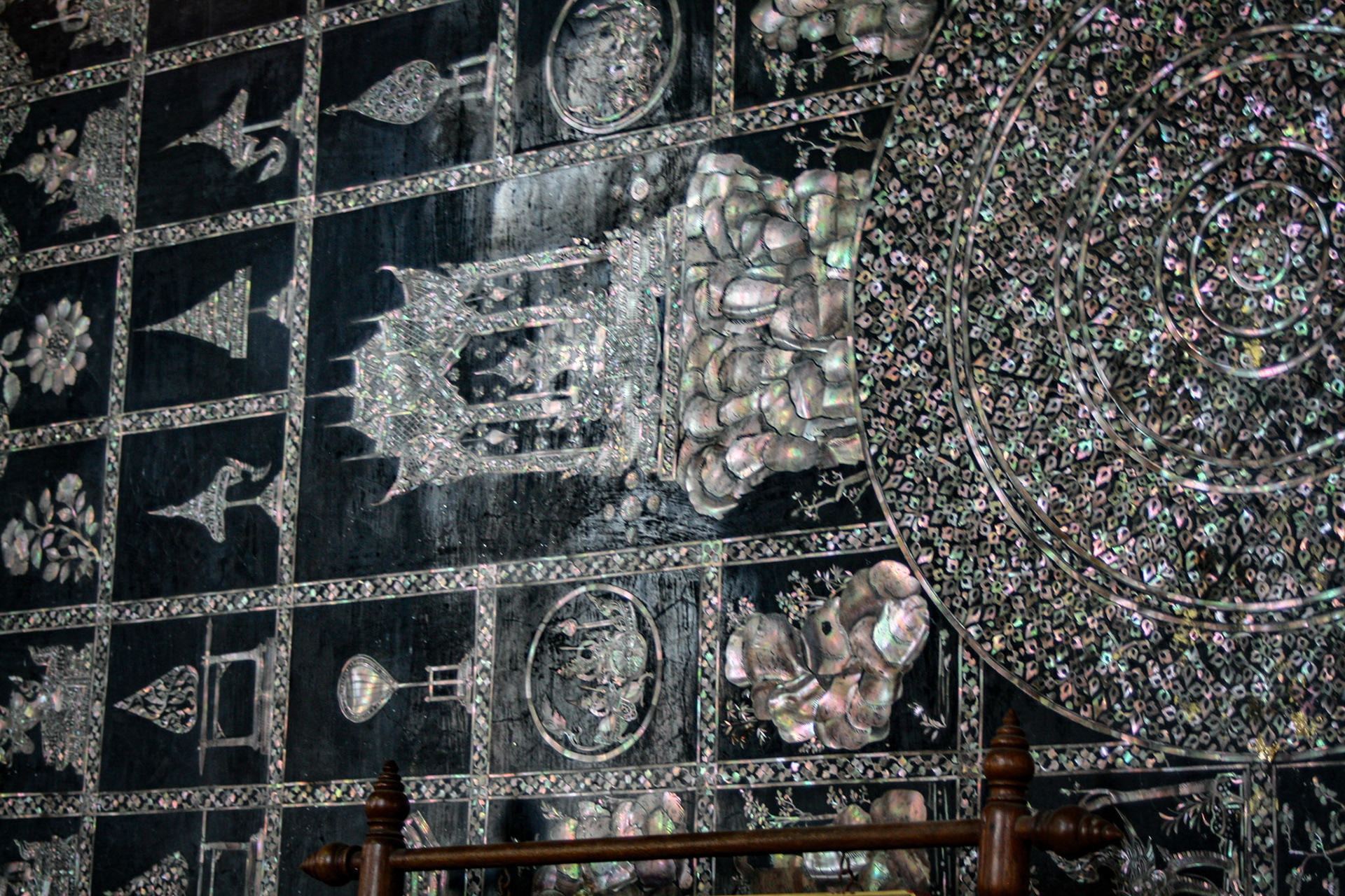 Each foot of the statue is 3 meters high and 5 meters long. 