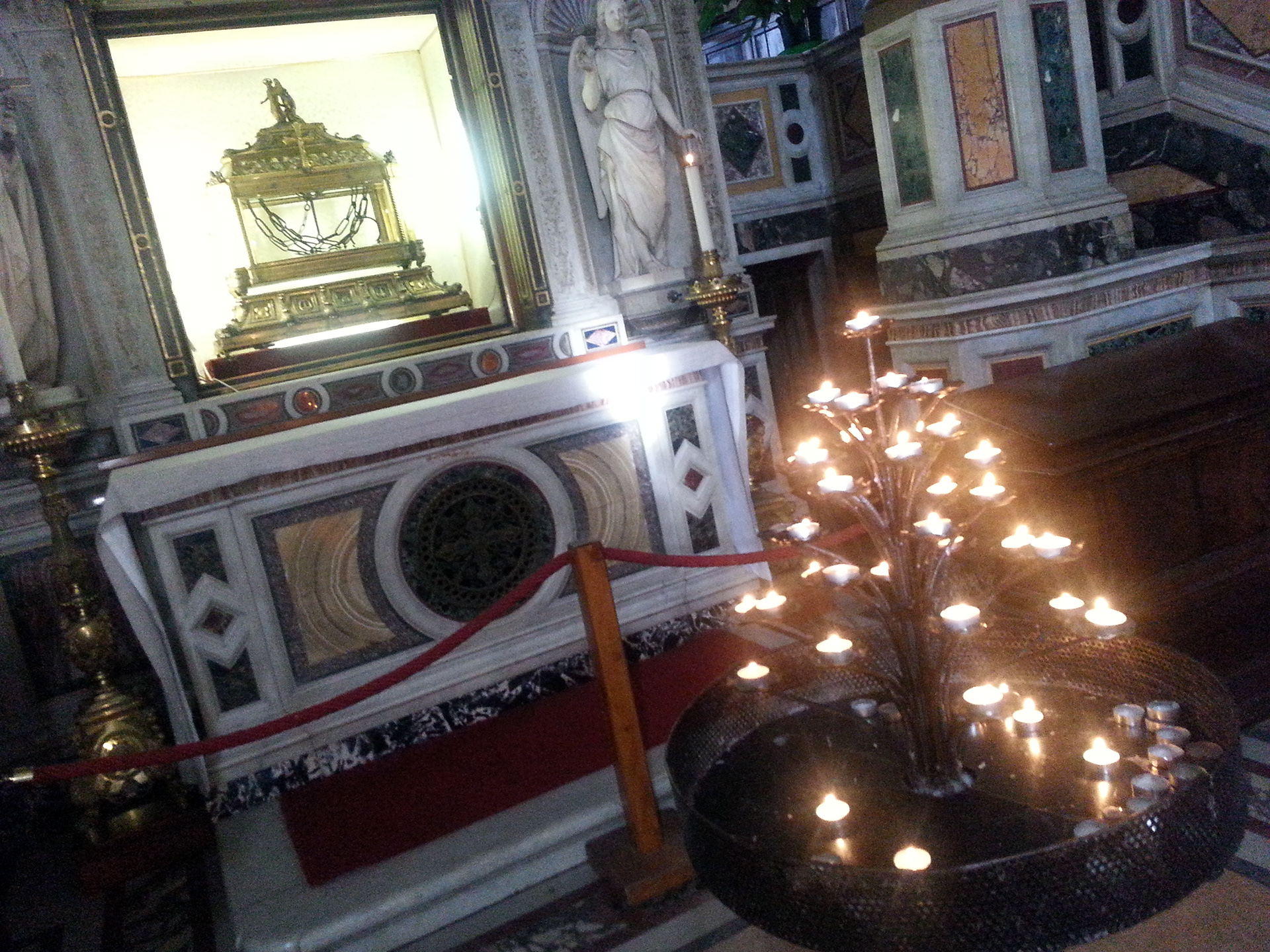 Also known as the Basilica Eudossiana, this church is an ancient one. It was rebuilt from an older foundation as early as in 432, to keep the chains that, according to tradition, were used to bind St. Peter when he was imprisoned in Jerusalem — hence its name, in Vincoli. 