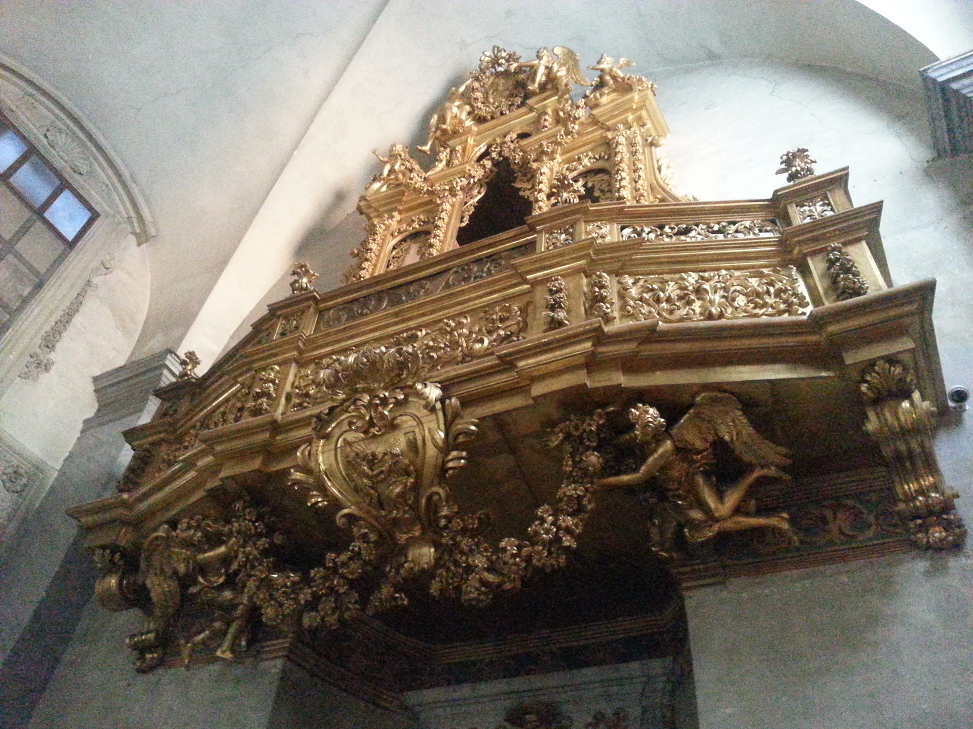 San Pietro in Vincoli (Saint Peter in Chains) organ. 