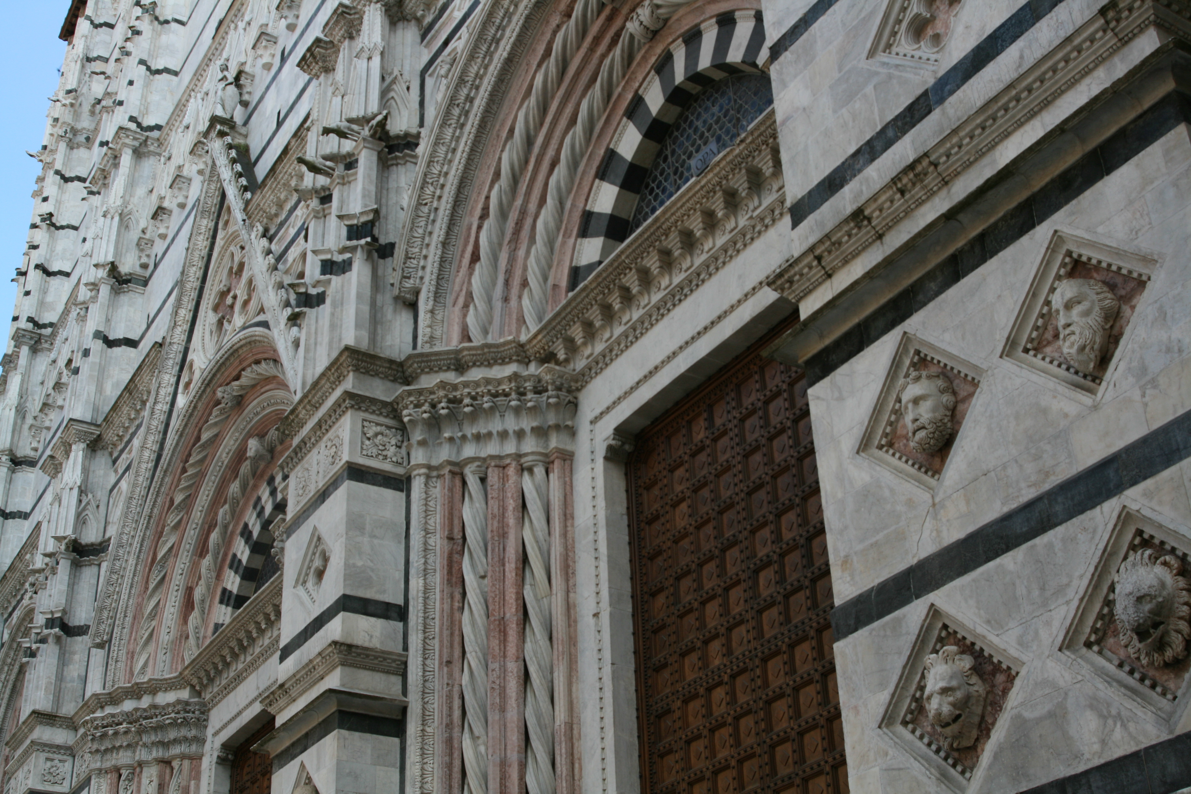 Cattedrale di Santa Maria del Fiore (Cathedral of Saint Mary of the Flower) architectural detail.