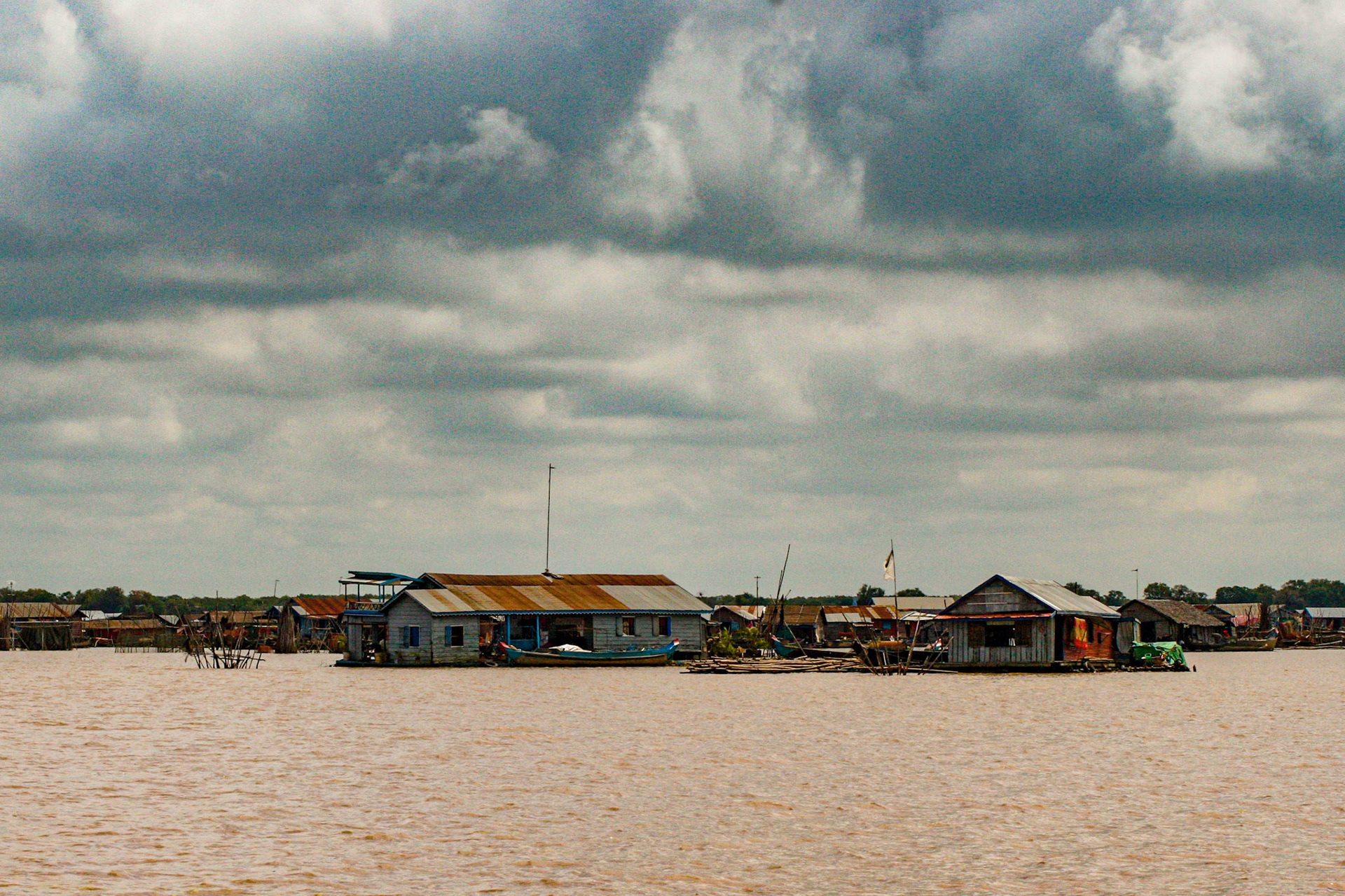 The lake, the largest freshwater body in Southeast Asia, supports a large carp-breeding and carp-harvesting industry, with numerous floating fishing villages inhabited largely by ethnic Vietnamese. The fermented and salted fish are staples of the Cambodian diet.