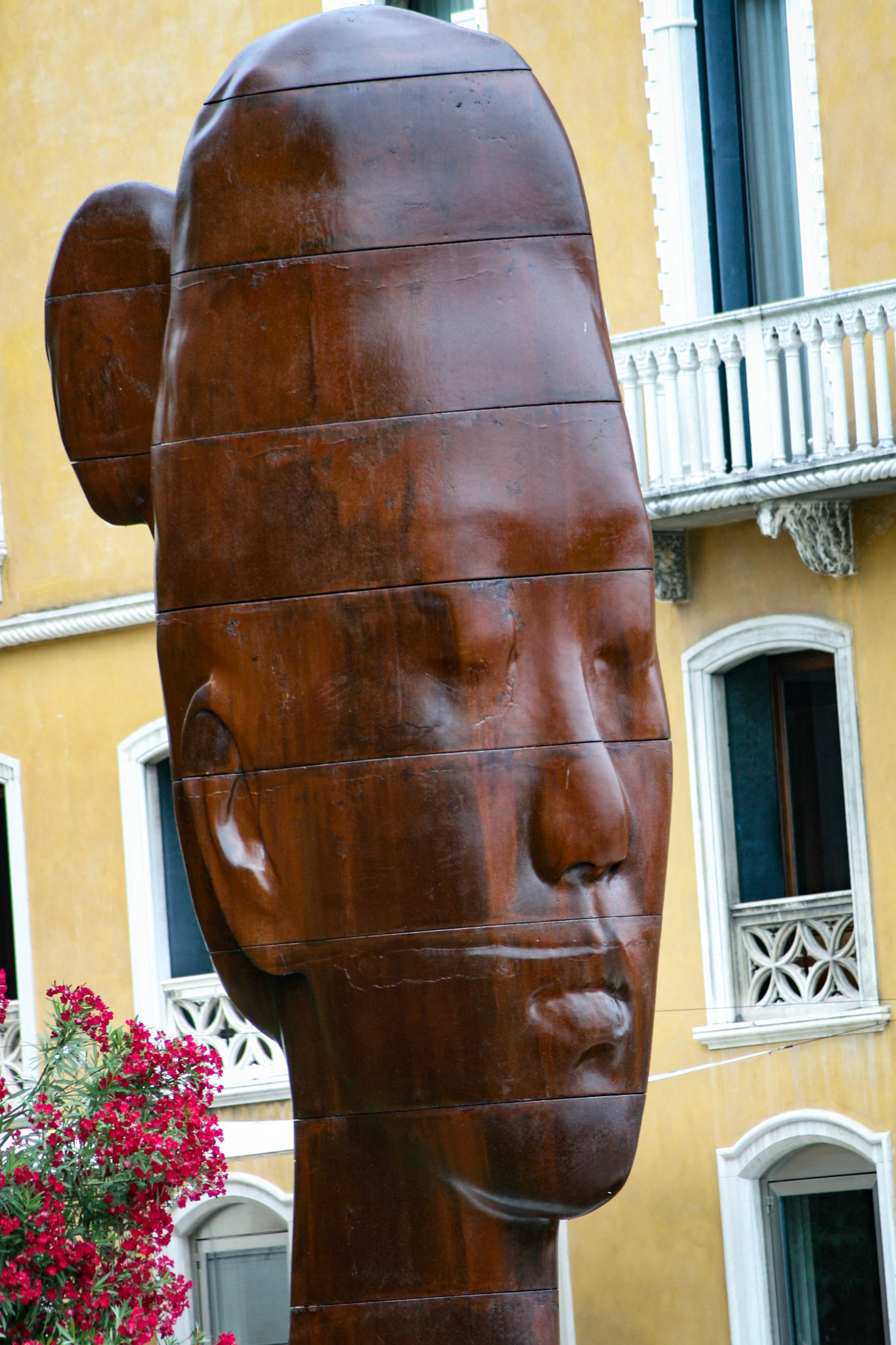 sculpture by Spanish artist Jaume Plensa