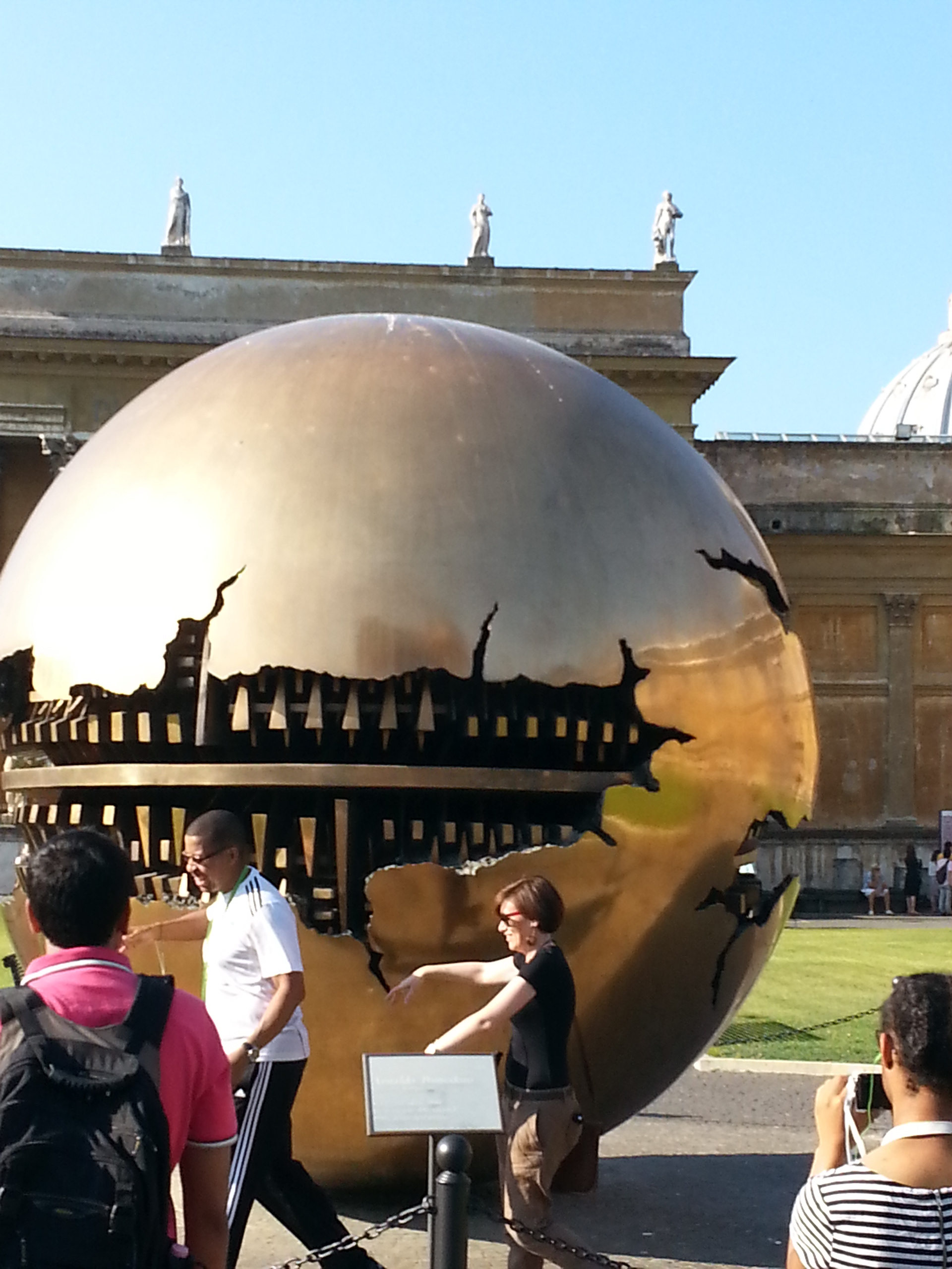 Sphere Within Sphere (Sfera con sfera) detail. 