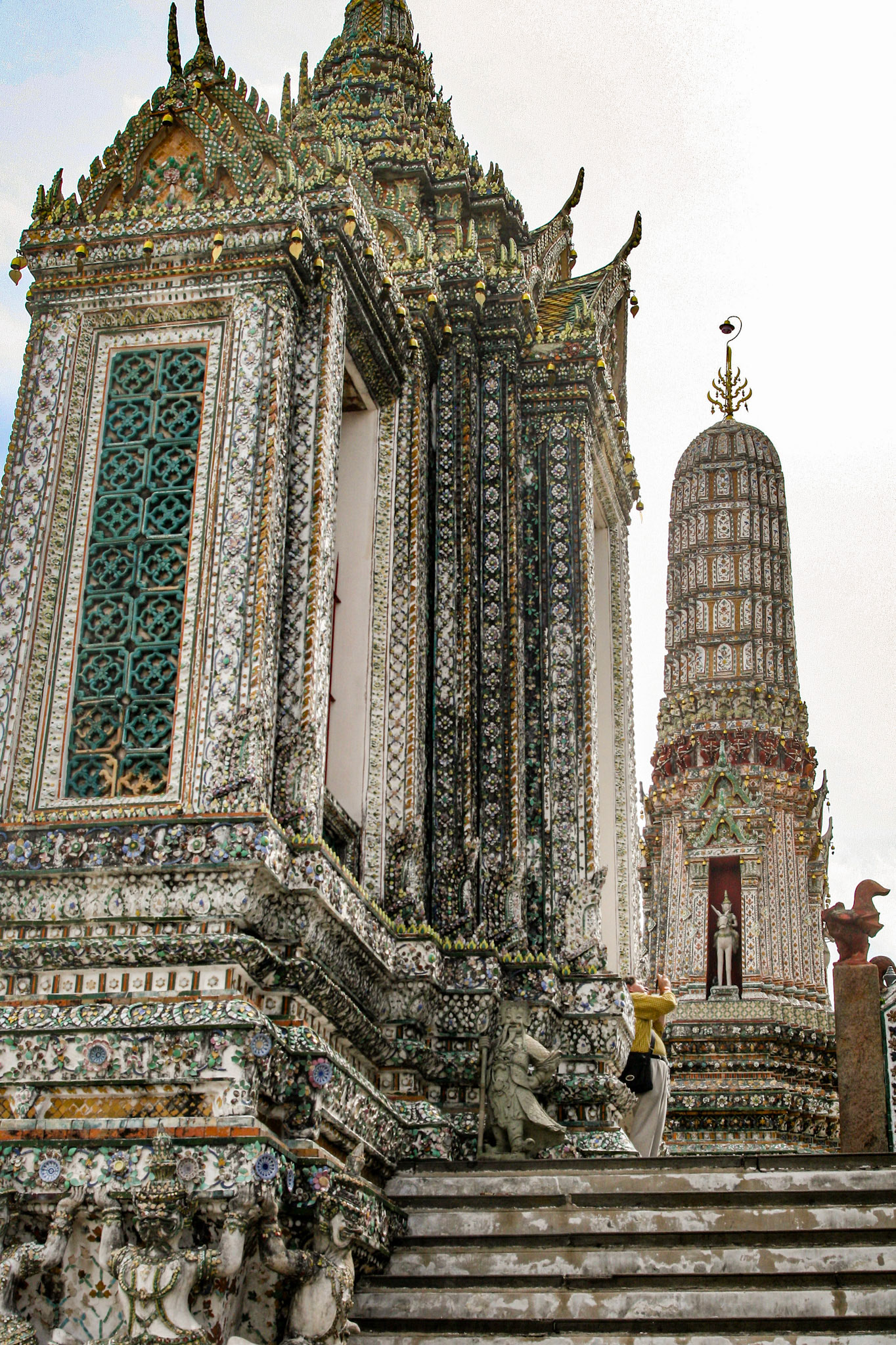 Architectural detail, Wat Arun, Temple of Dawn, Bangkok, Thailand 