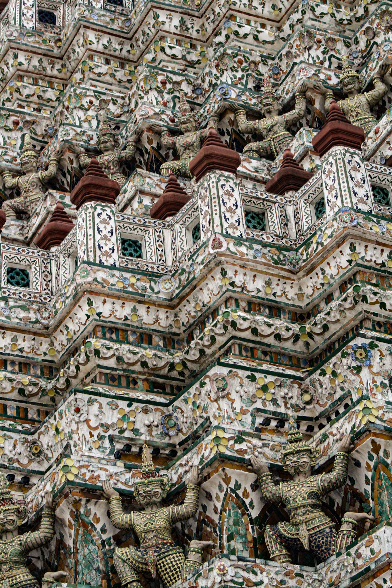 Architectural detail, Wat Arun, Temple of Dawn, Bangkok, Thailand 