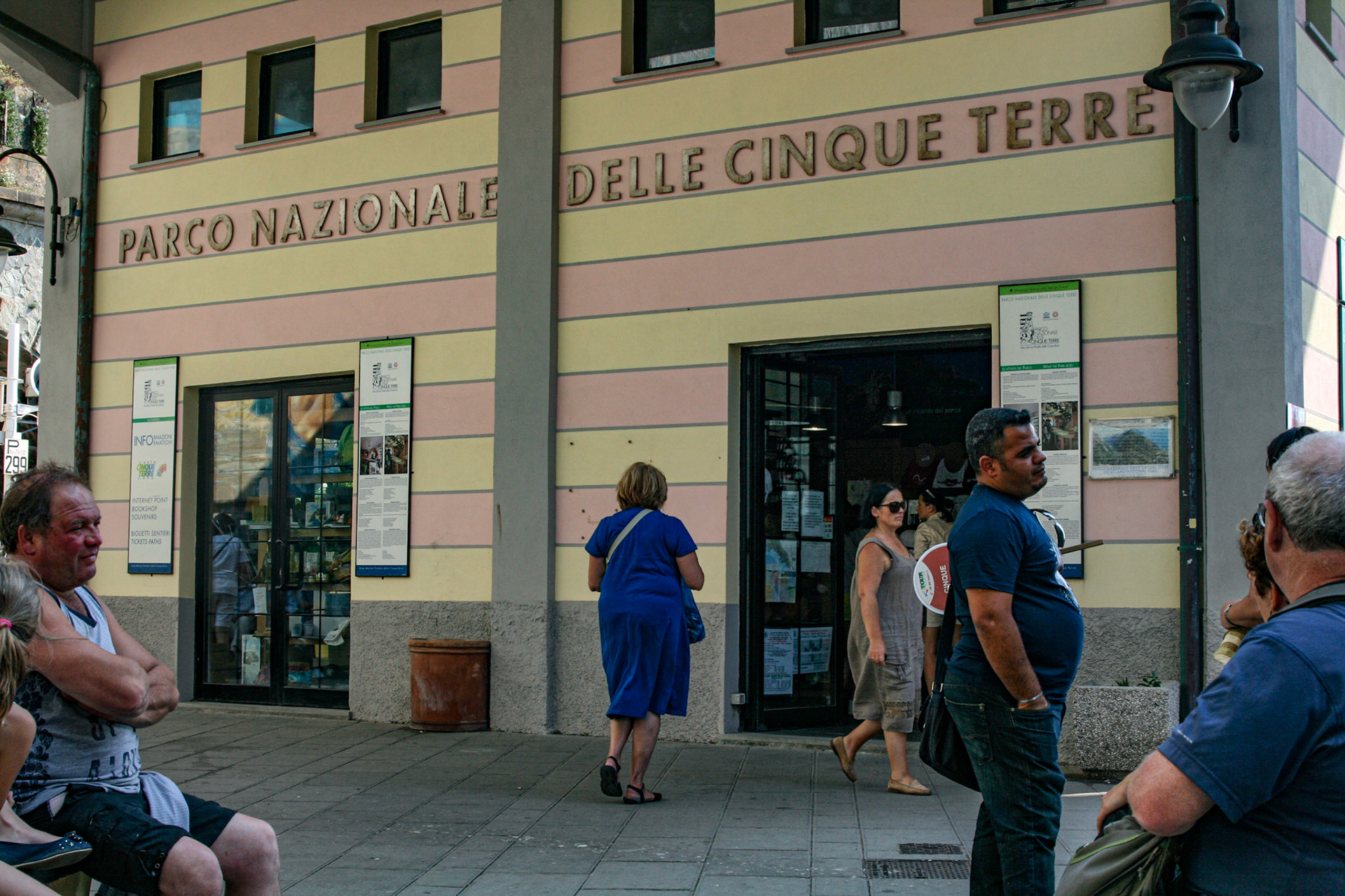  The welcome centers in Riomaggiore  represent the first contact point between tourists and the Park. They receive visitors and give them the useful information for their stay in the Cinque Terre.  Here they can buy the Cinque Terre Cards and the Cinque Terre Cards Treno (Train) in order to have access to all the paths and to use all the services of the Park. 