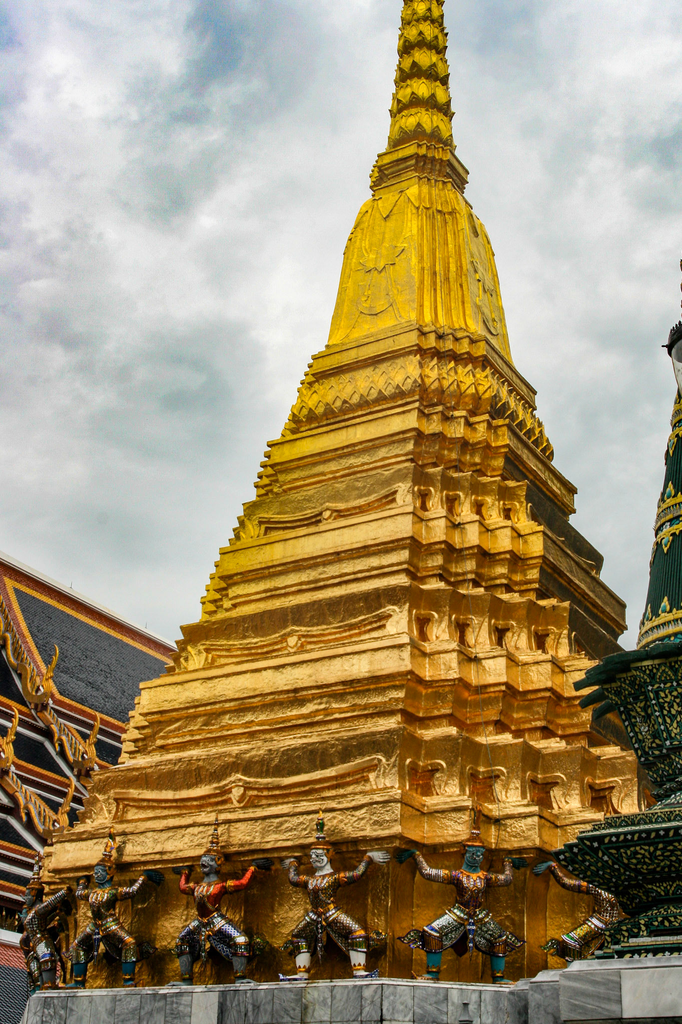 Northern golden chedi at Wat Phra Kaew, Bangkok, Thailand. 