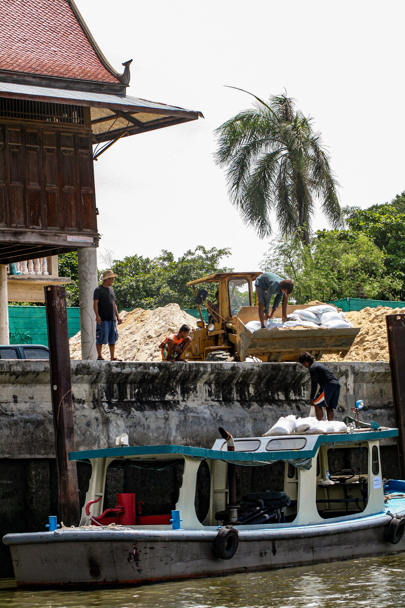Boat ride to Wat Arun