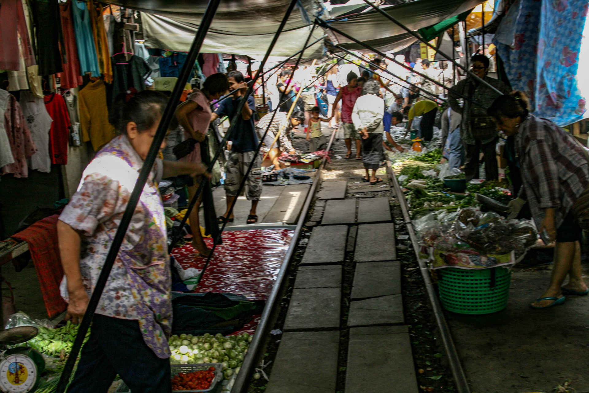 Almost in no time, all items are restored and vending resumes as if nothing has happened.