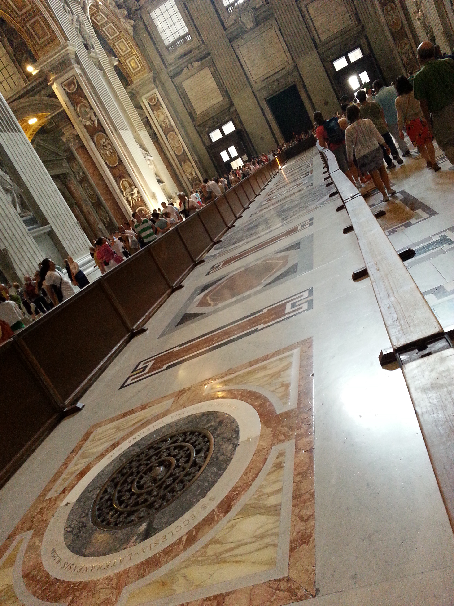 Floor marking the sizes of other cathedrals - St. Peter's Basilica 