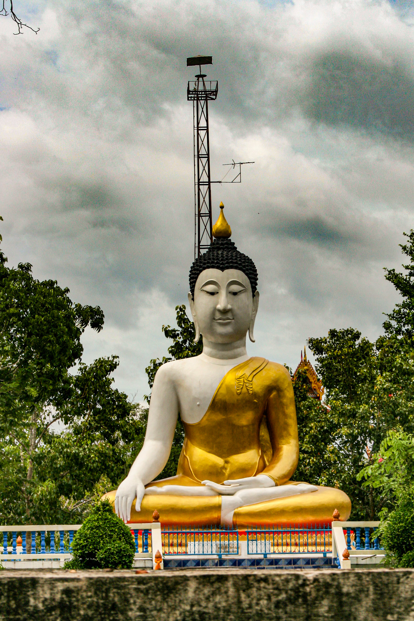 Boat ride to Damnoen Saduak Floating Market 