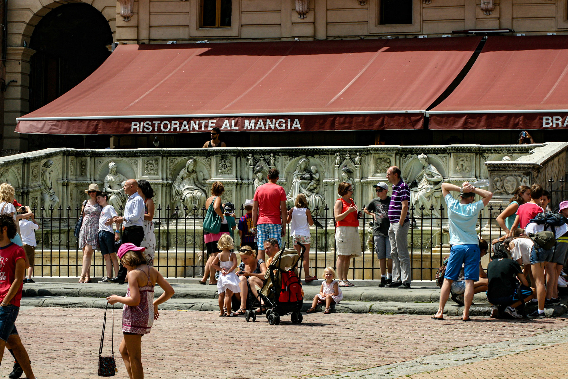 Fonte Gaia (Fountain of Joy) Piazza del Campo, Siena, Tuscany, Italy
