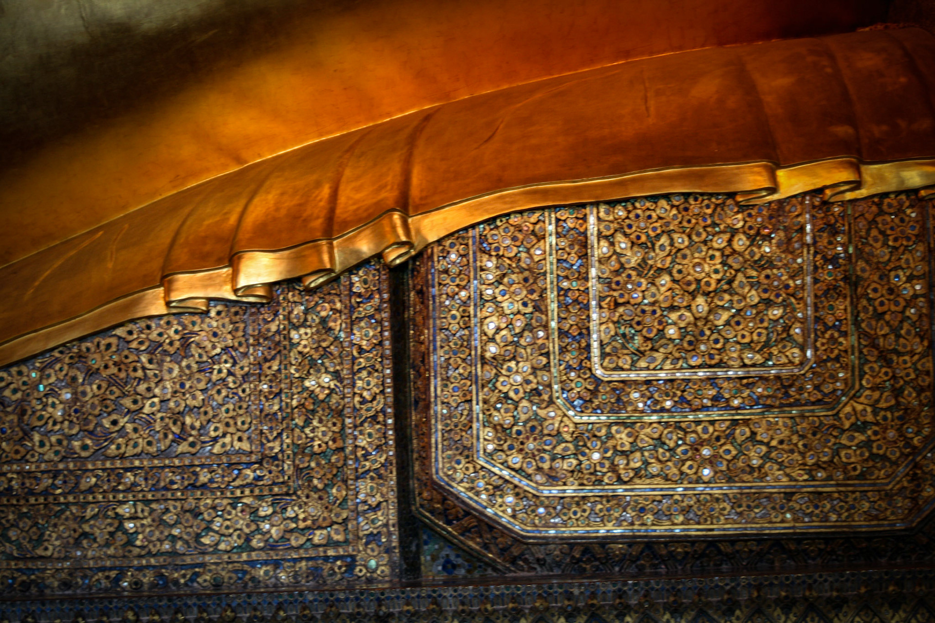 Mother of Pearl inlay detail.