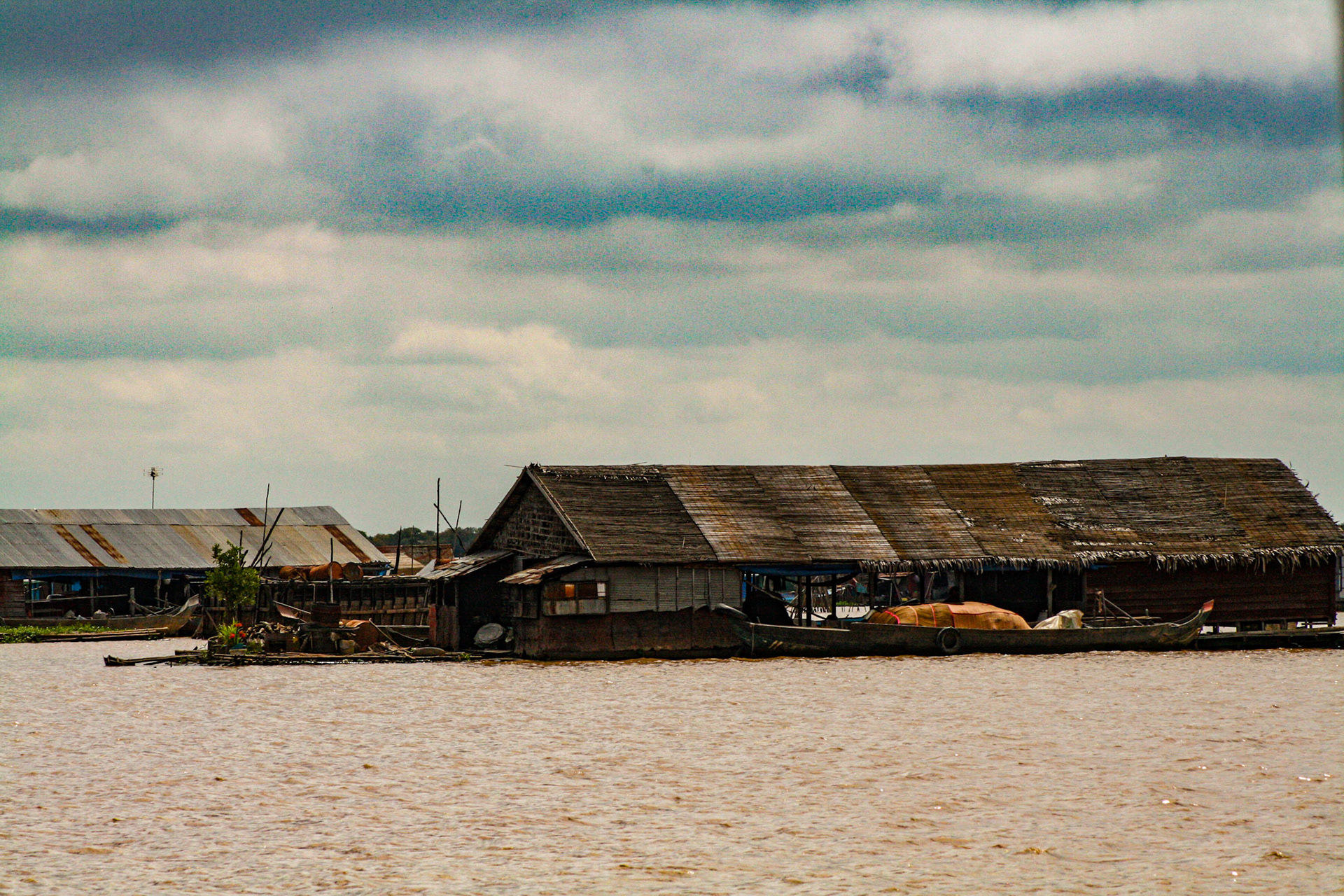 The lake, the largest freshwater body in Southeast Asia, supports a large carp-breeding and carp-harvesting industry, with numerous floating fishing villages inhabited largely by ethnic Vietnamese. The fermented and salted fish are staples of the Cambodian diet.