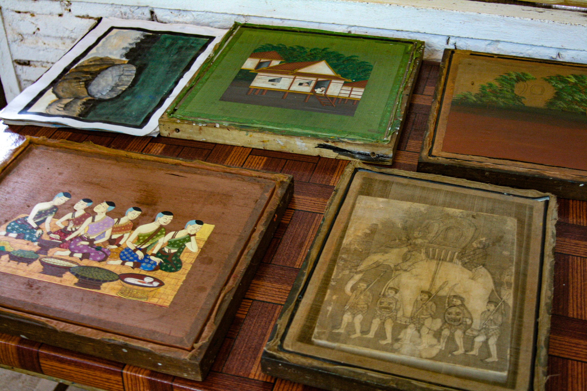 Hand-made wooden arts craft factory.