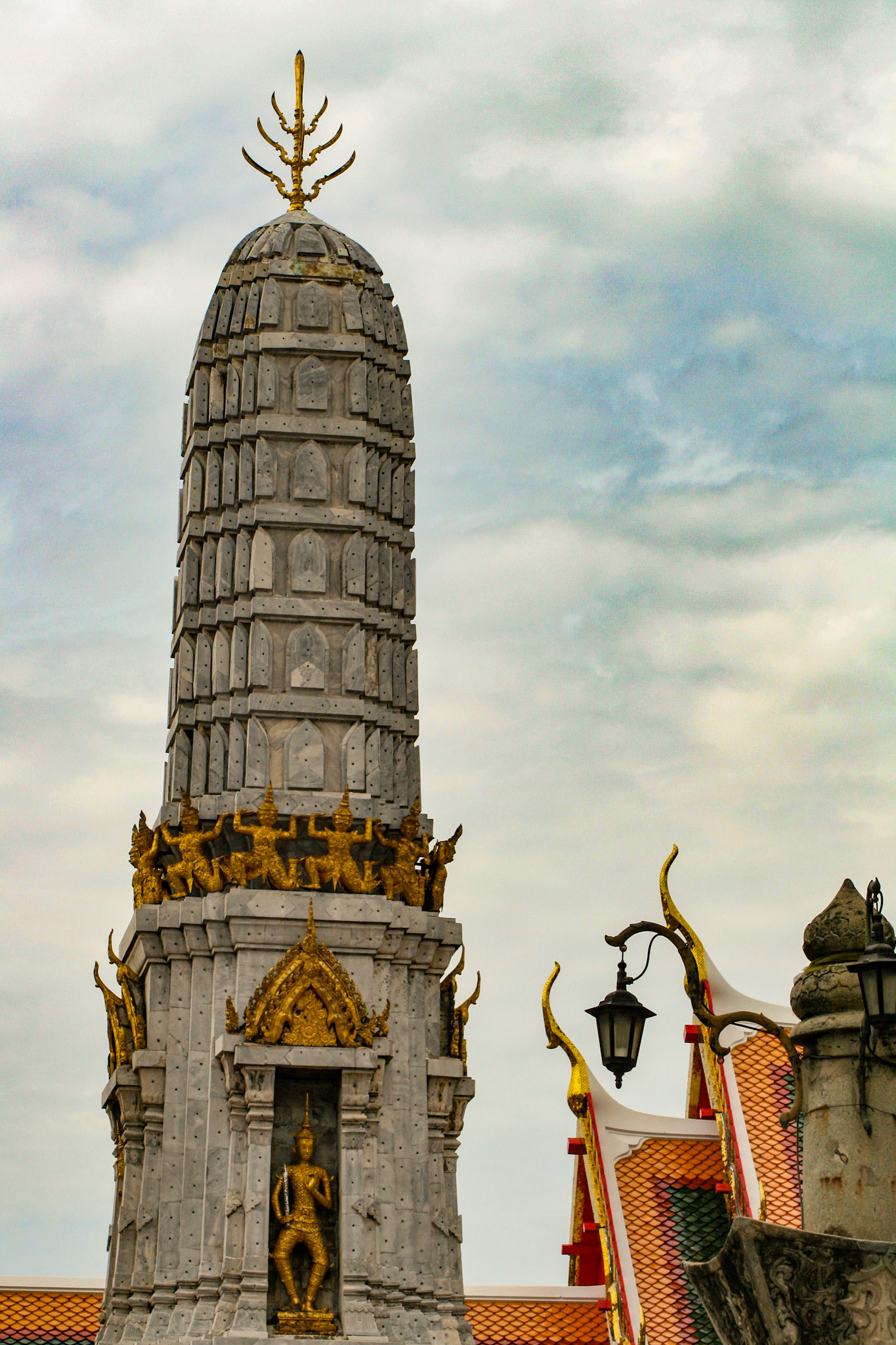 Four stupas are located in the four corners of the Ordination Hall courtyard. 