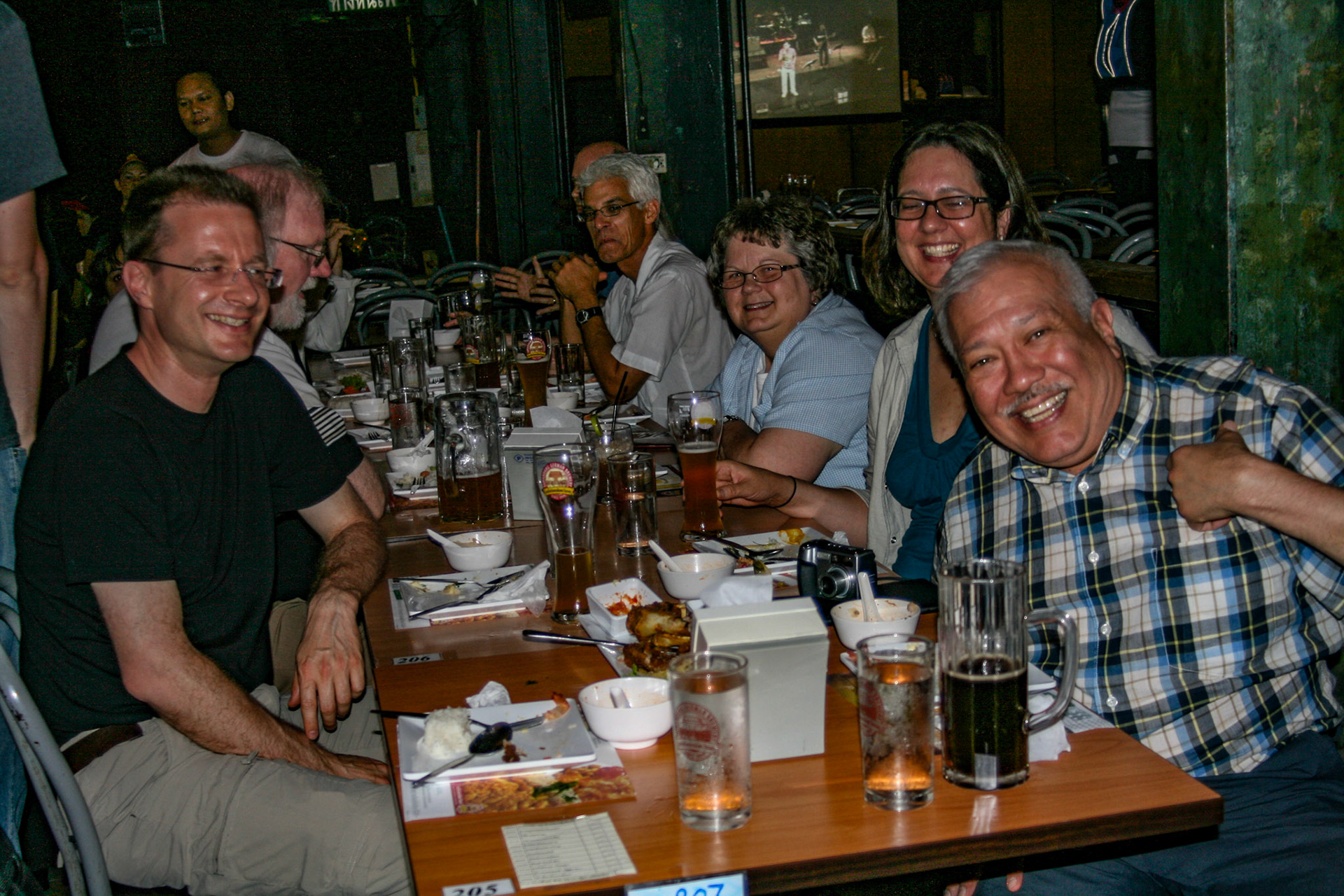 Sam Luna, Michael Meffert, Linda Bathgate and other ICA members having dinner.