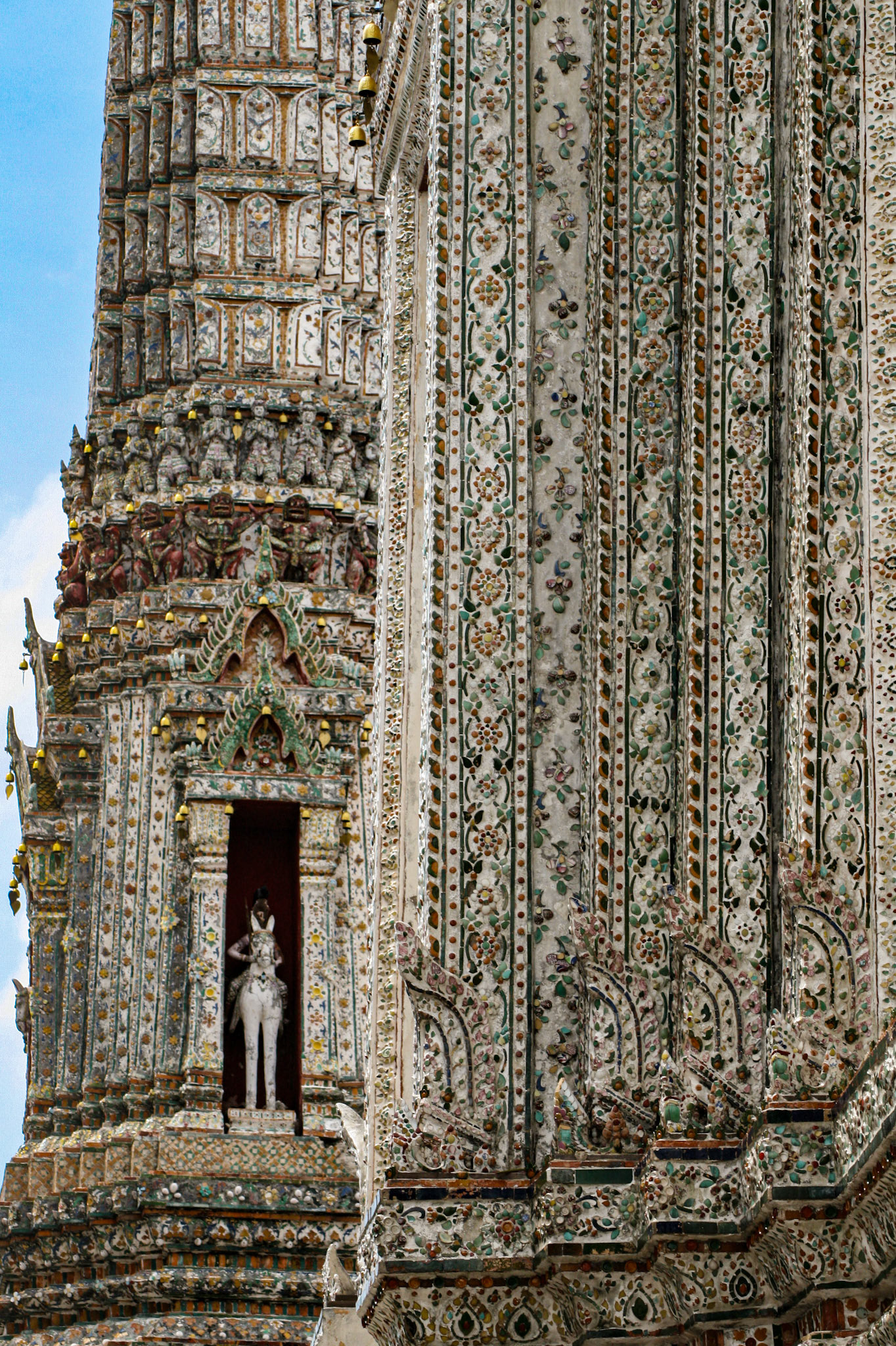 Architectural detail, Wat Arun, Temple of Dawn, Bangkok, Thailand 