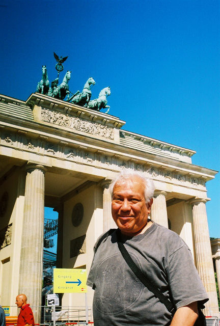 Sam Luna in front of The Brandenburg Gate