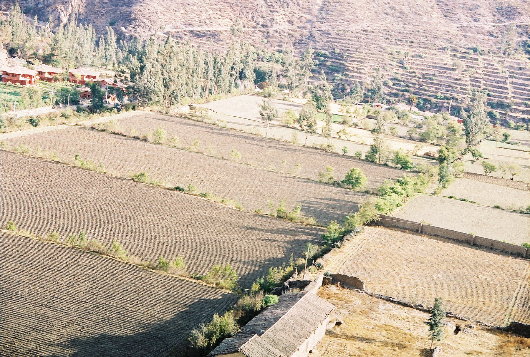 The Sacred Valley was important because during the expansion of the Inca towards the sacred valley it was the main source of sustenance for the nobility. An important agricultural location, it was used to acclimate crops and fruit trees from the high and the low jungles. 