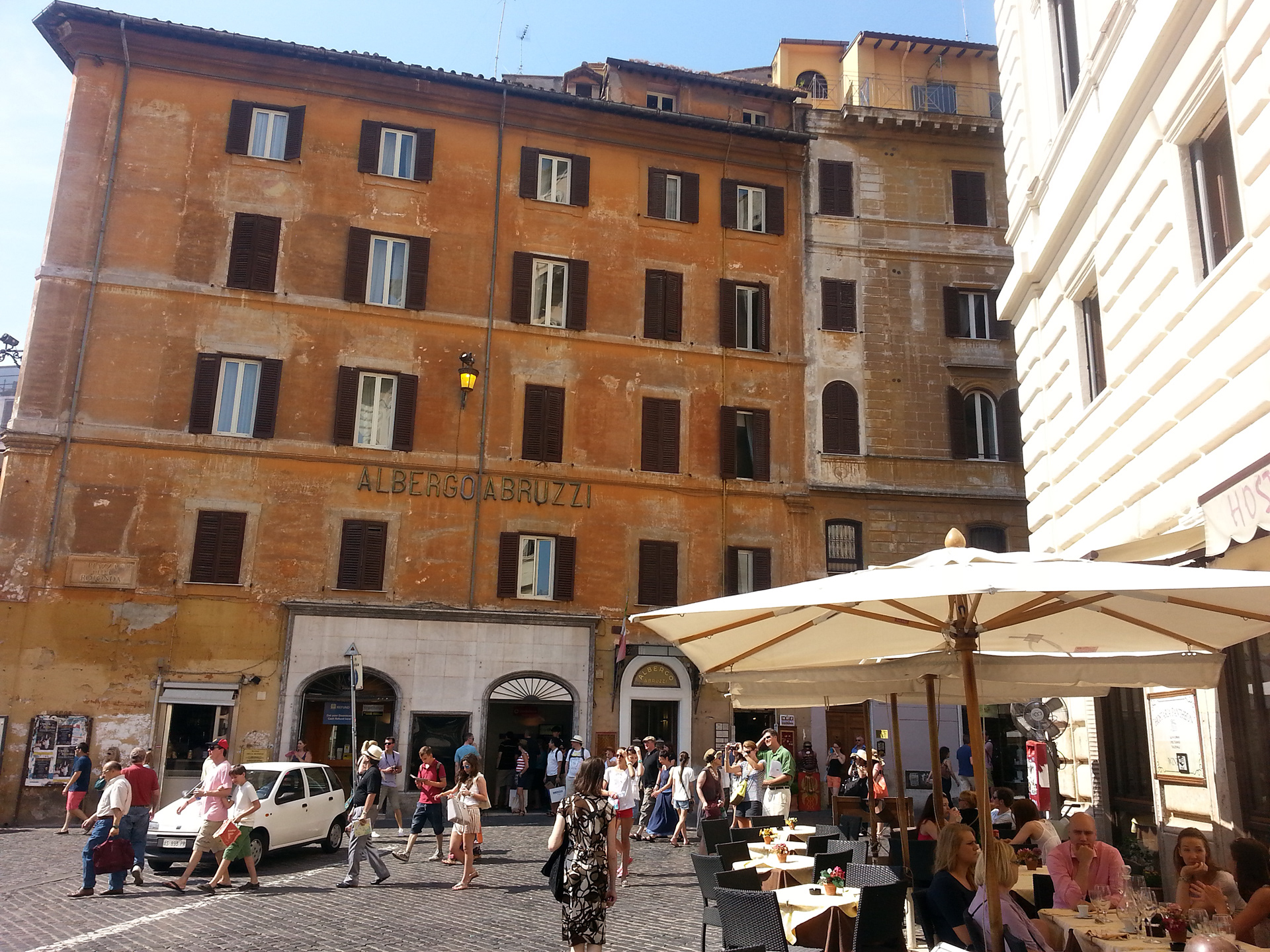 Rome streets outside the Pantheon.