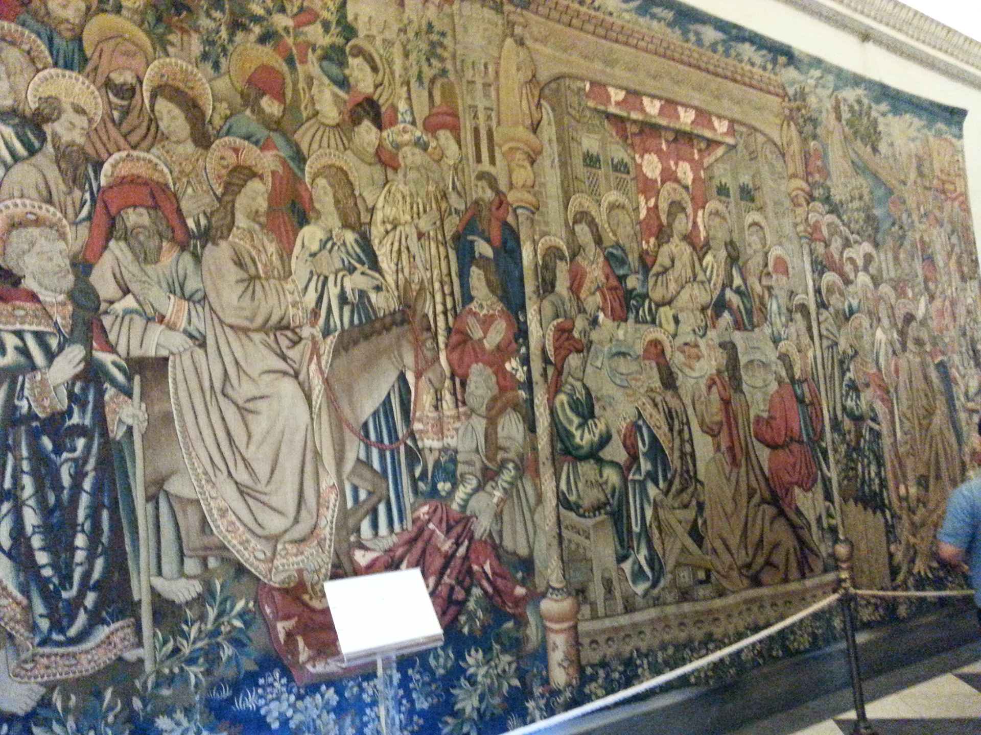 In the Gallery of San Pio V on the left “Two Flemish tapestries” of the late 1400's by the manufacture of Tournai “The Last Supper.” 