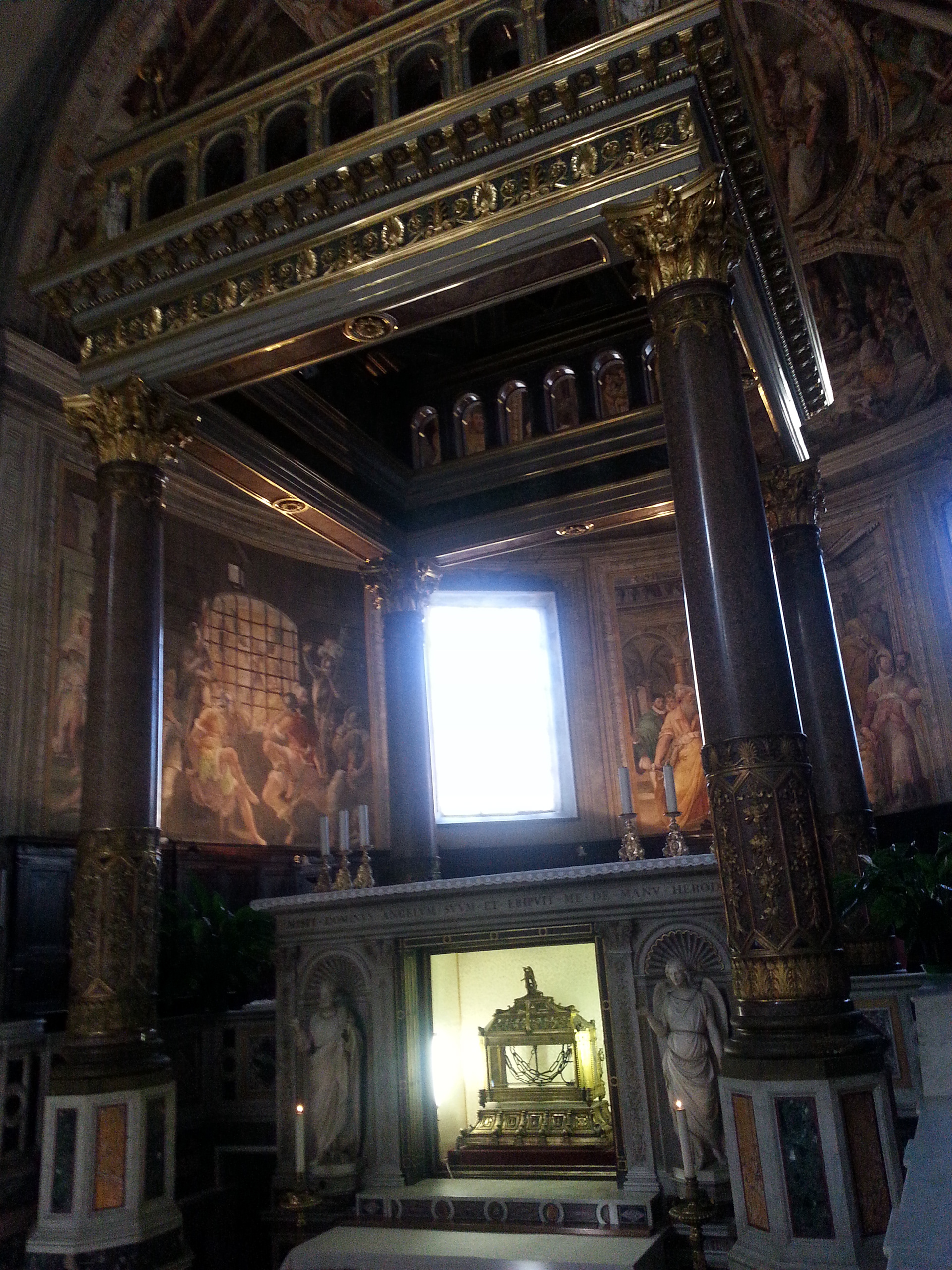 Also known as the Basilica Eudossiana, this church is an ancient one. It was rebuilt from an older foundation as early as in 432, to keep the chains that, according to tradition, were used to bind St. Peter when he was imprisoned in Jerusalem — hence its name, in Vincoli. 