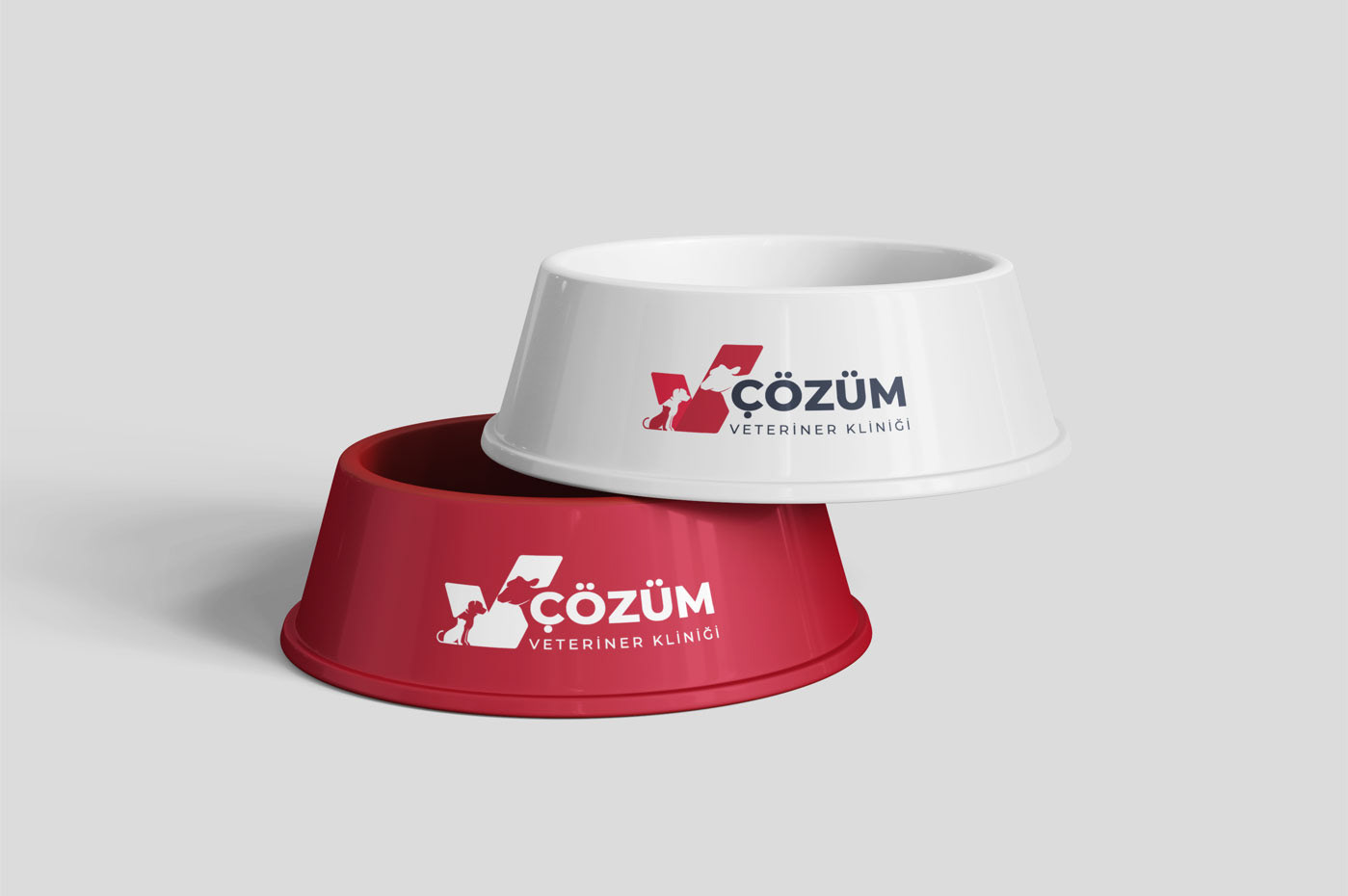 Çözüm Veteriner Kliniği logolu mama kapları