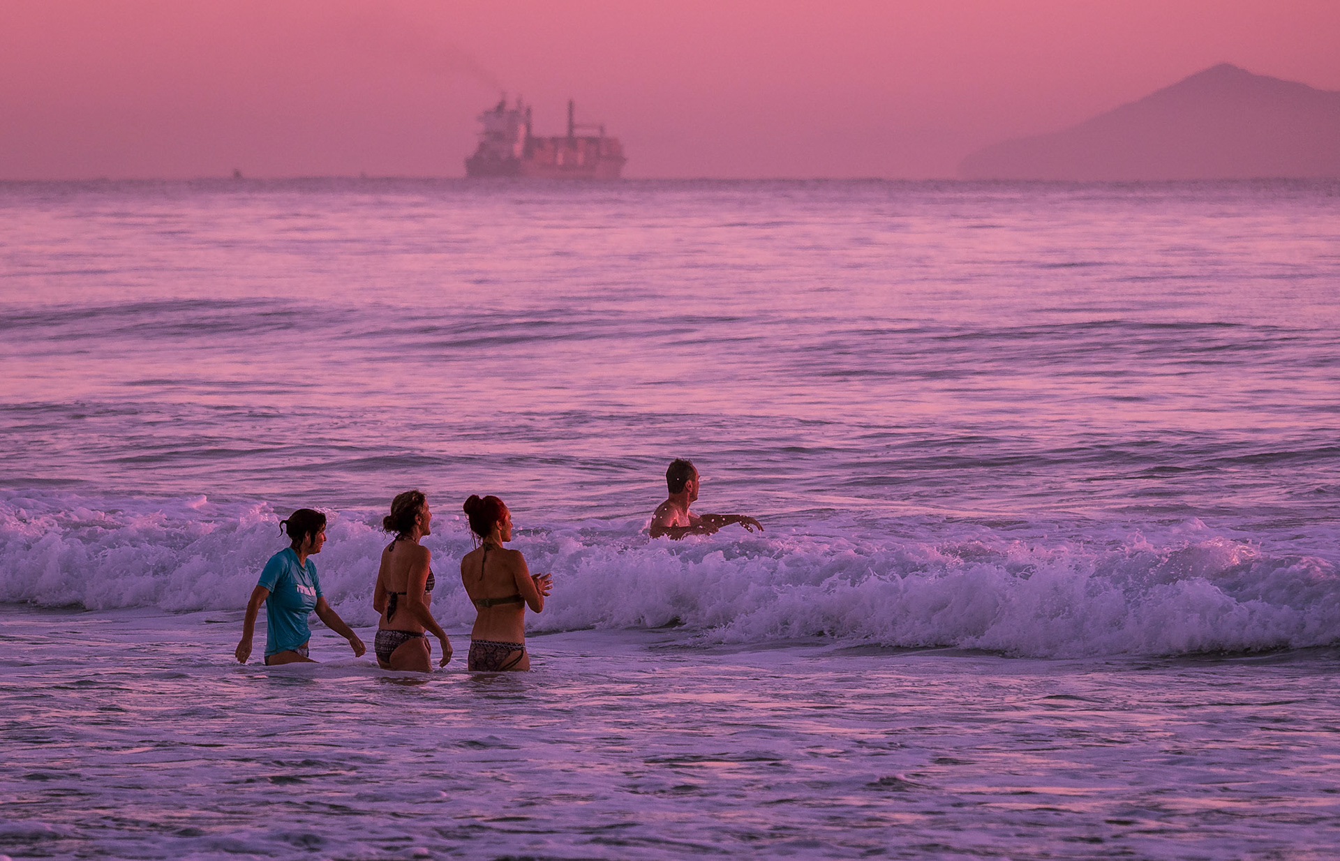 Dawn Swim, Mount Maunganui Beach P5050032