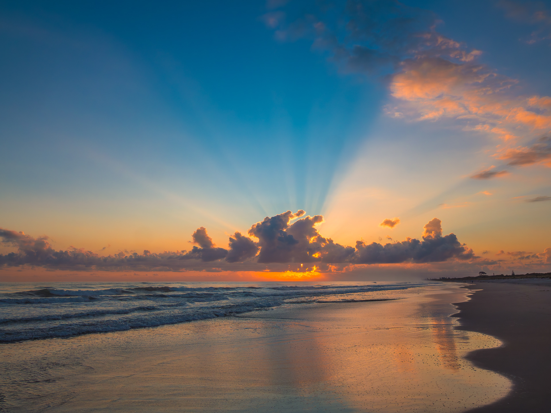 P2250128 Papamoa Beach Late Summer Sunrise