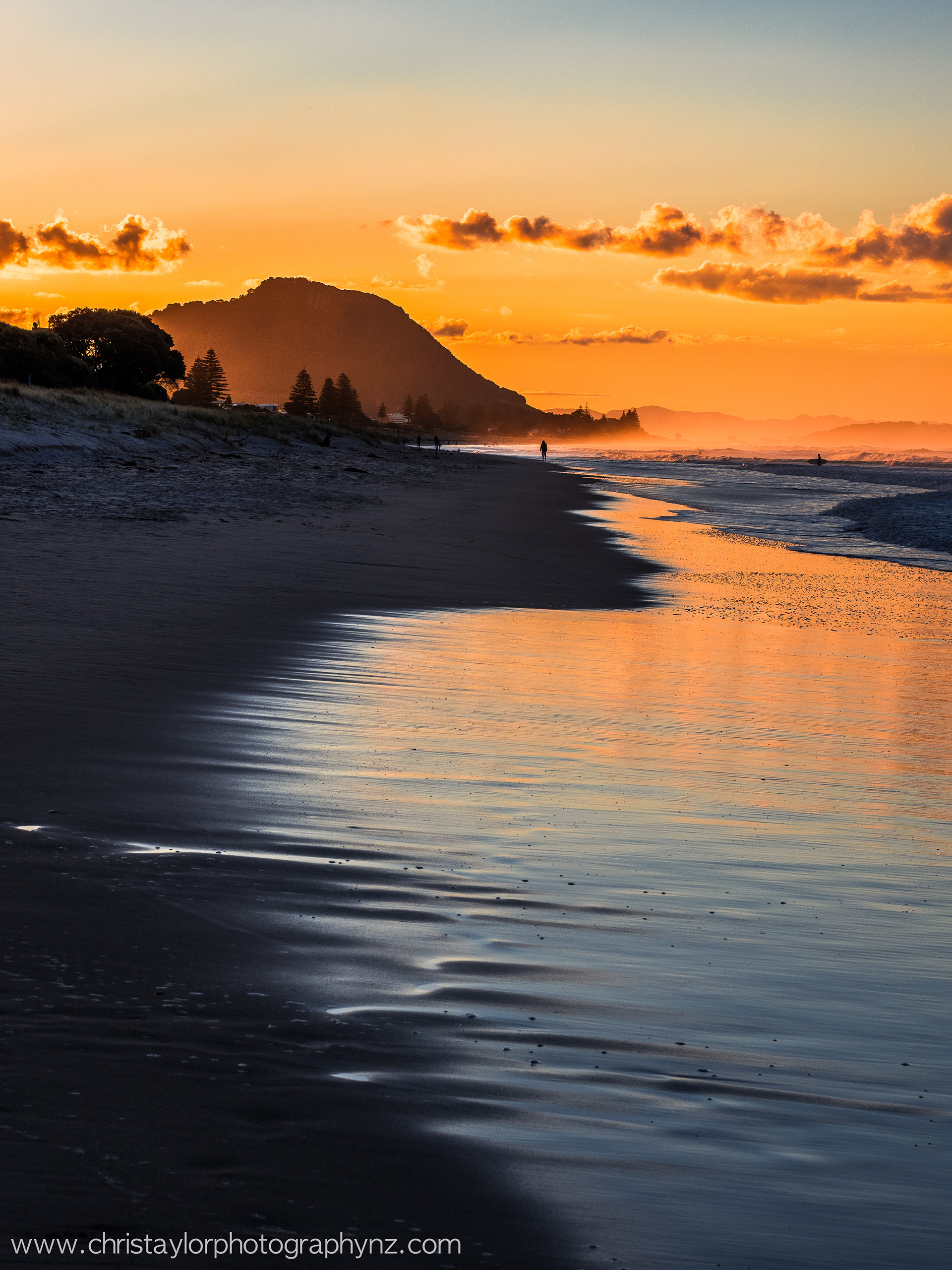 P5100010 Late Autumn sunset, Omanu Beach.