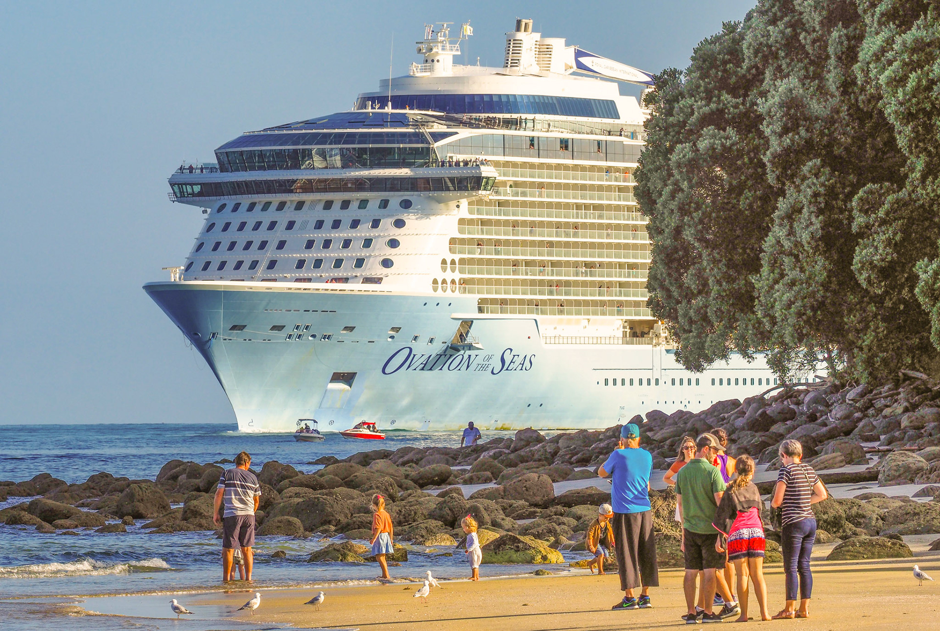 Ovation Of The Seas P3160010