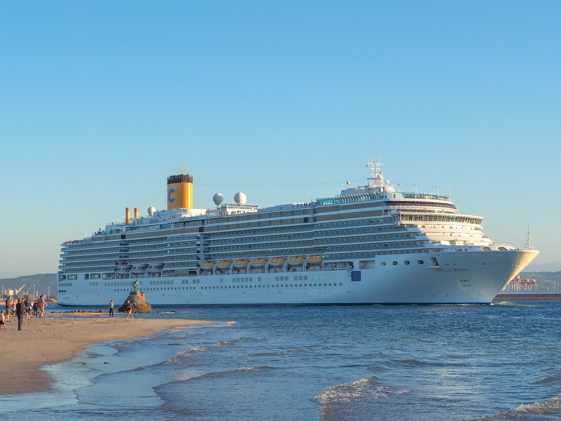 Costa Luminosa PB012127