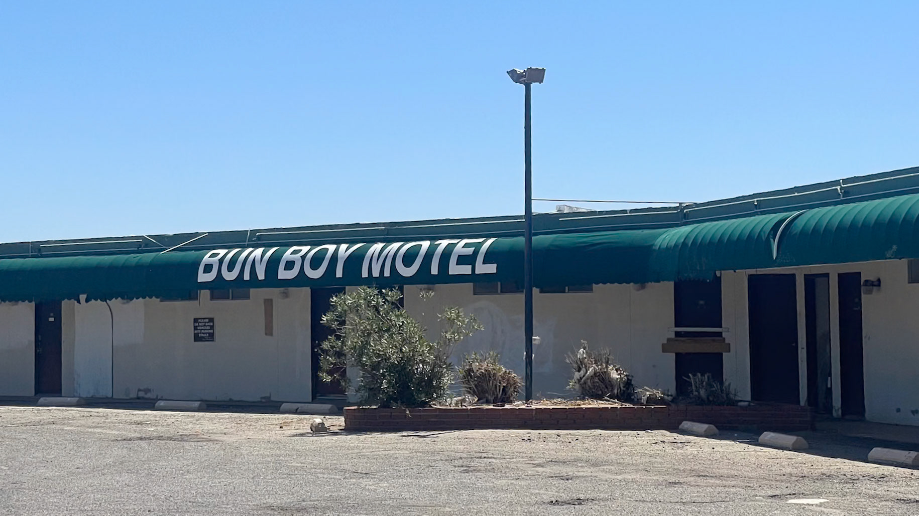 Bun Boy Motel - Baker, Calfiornia