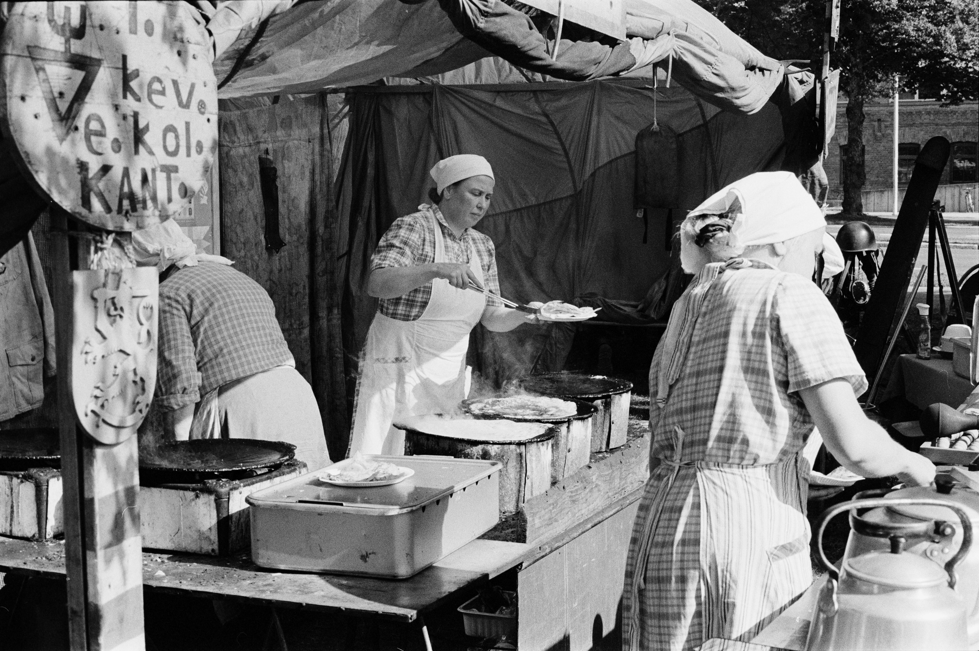 Canon F1n 50mm f/1.4 Kodak TriX400. Ilford DDx @8min