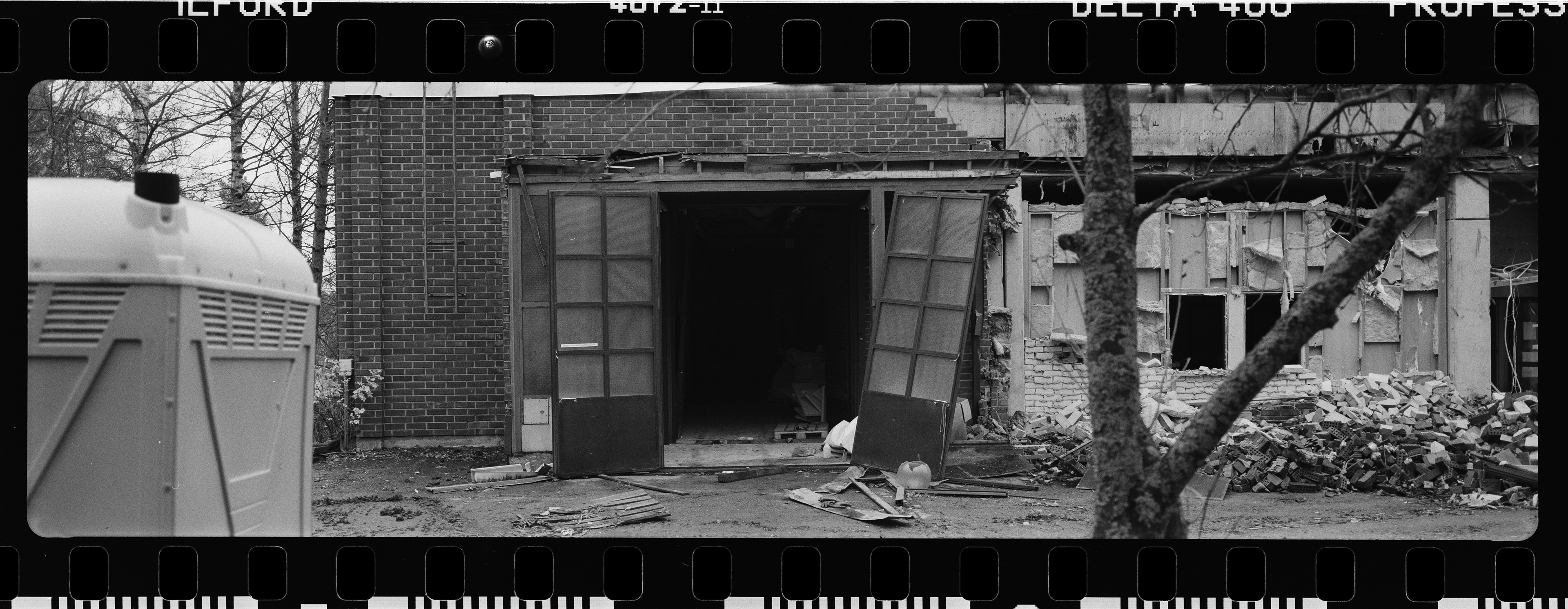 Fujifilm GSW690III Ilford Delta Pro400 @ 8min